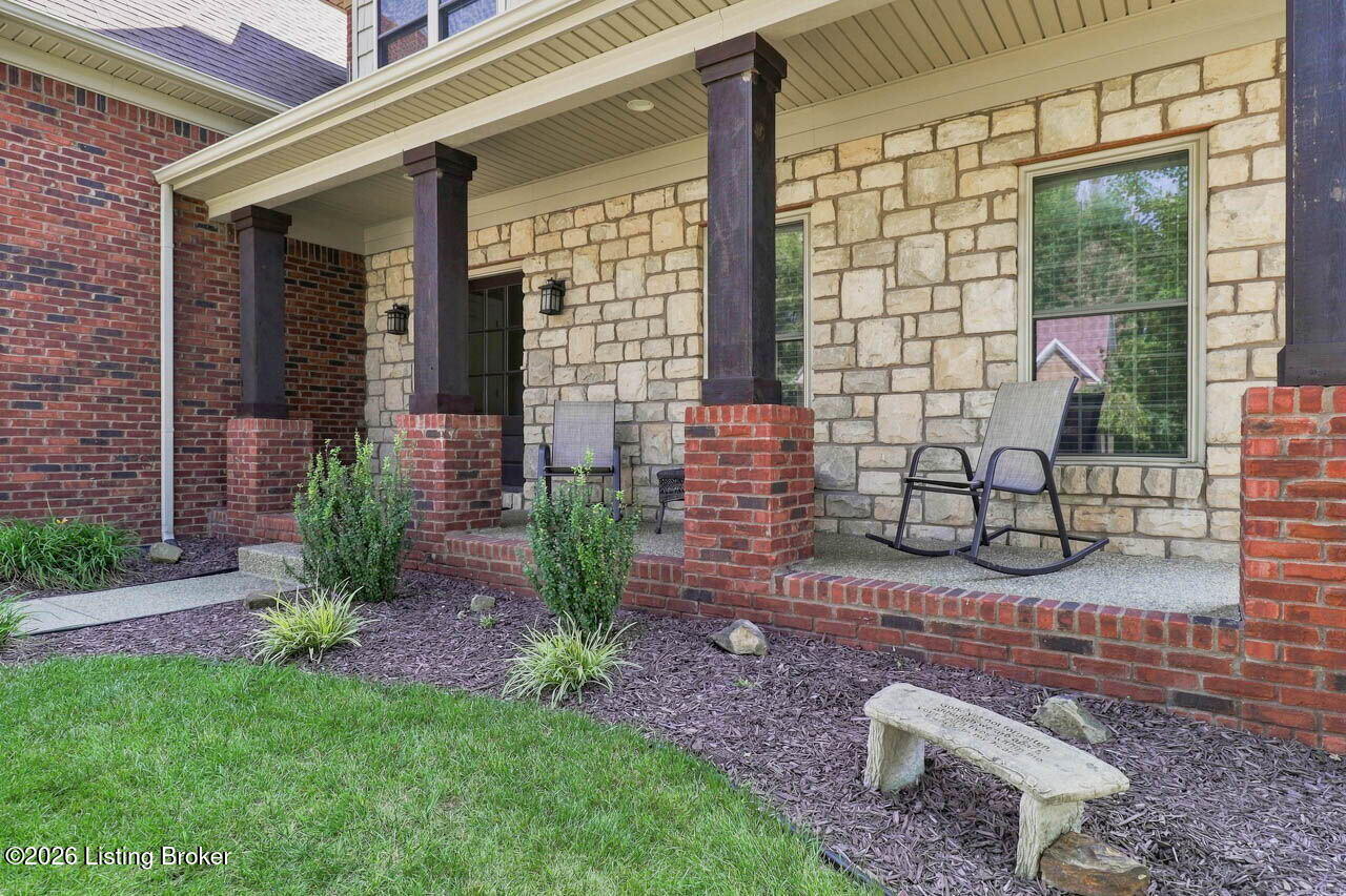 7612 Aspen Ridge Rd, Louisville, KY 40214 — photo 2