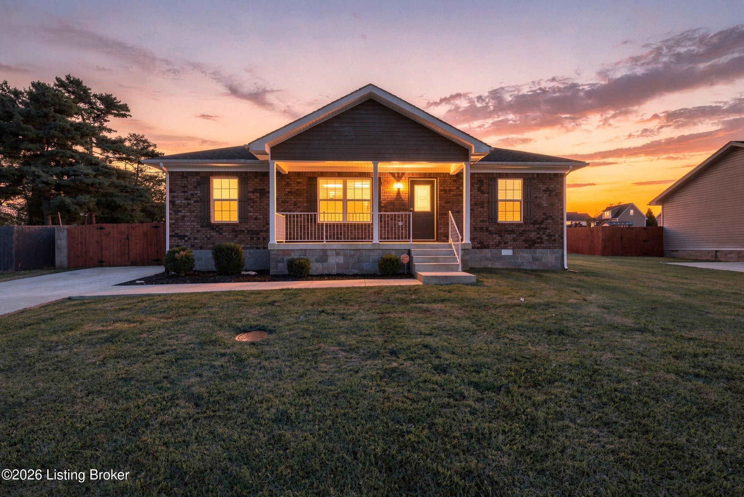 110 Redwood Dr — photo