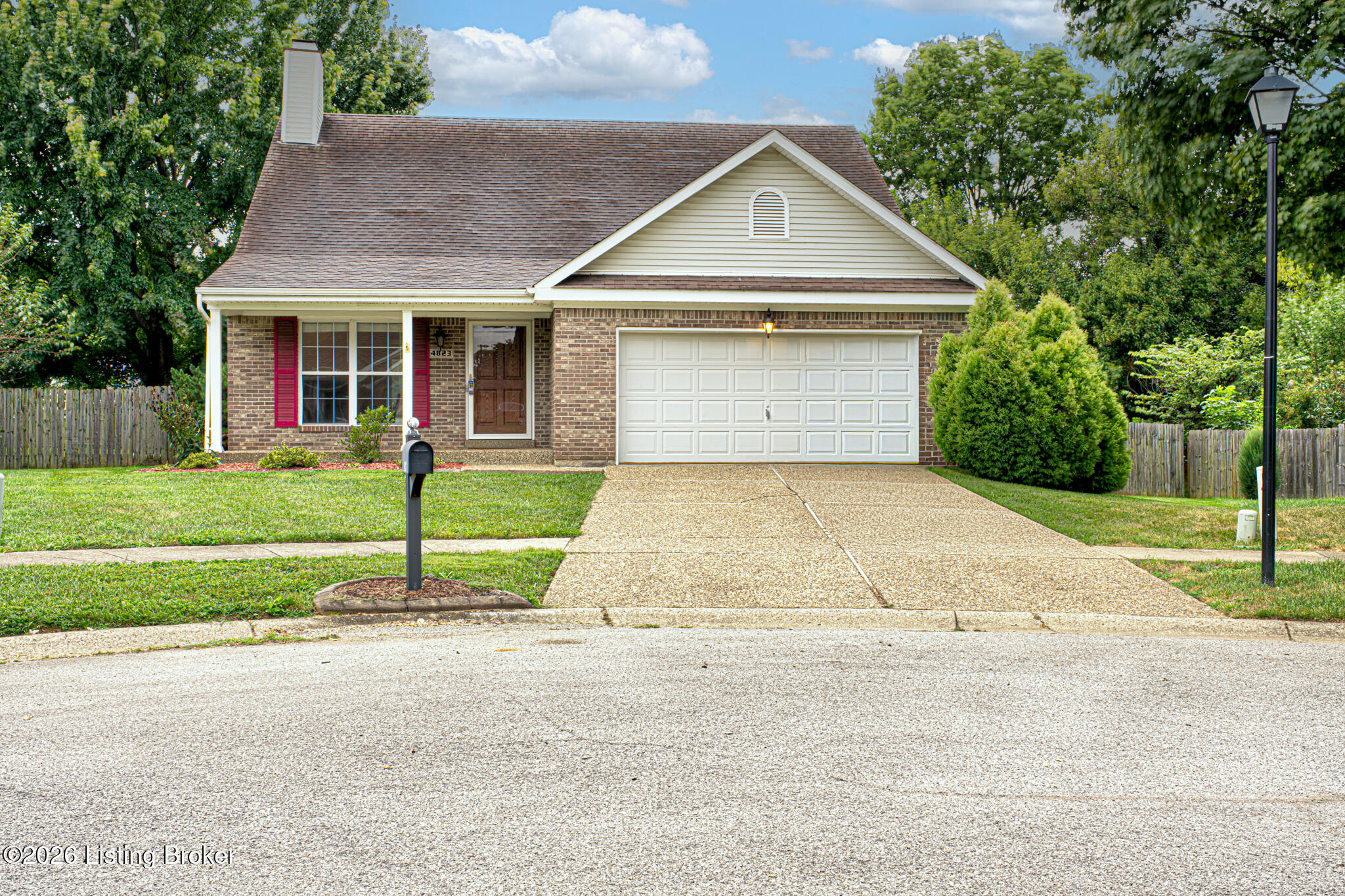 4823 Oak Pointe Dr — photo