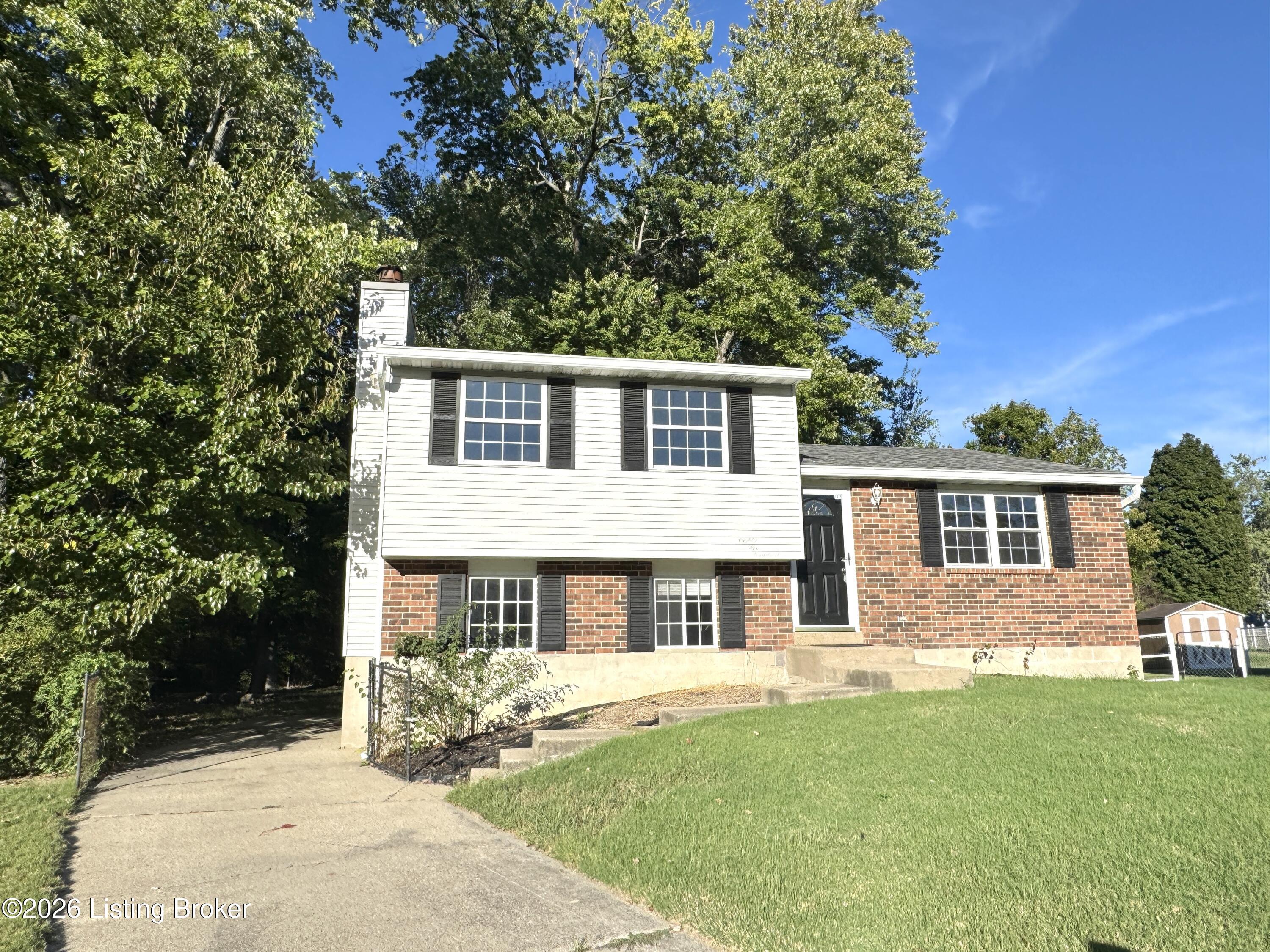 8600 Montrie Ct — photo