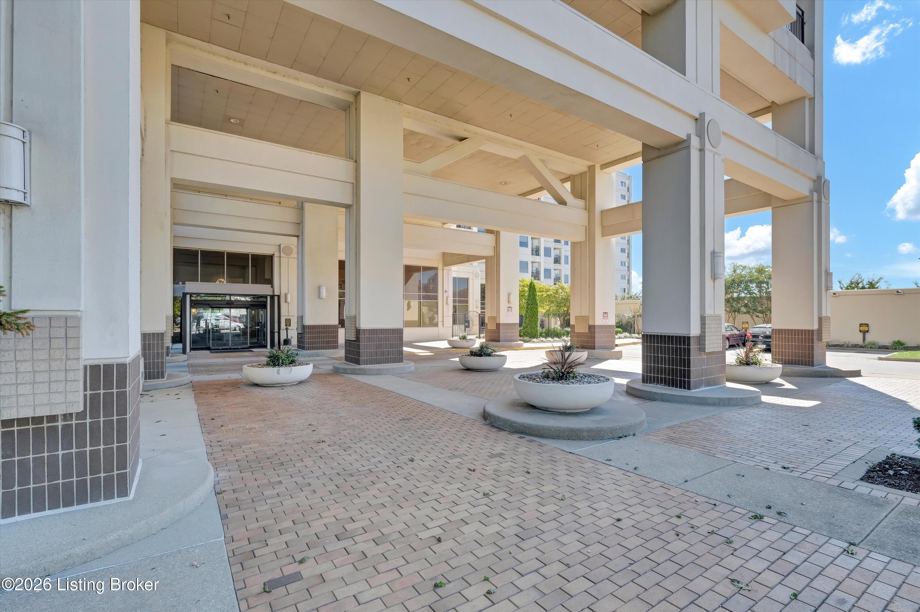 1 Riverpointe Plaza 701 — photo