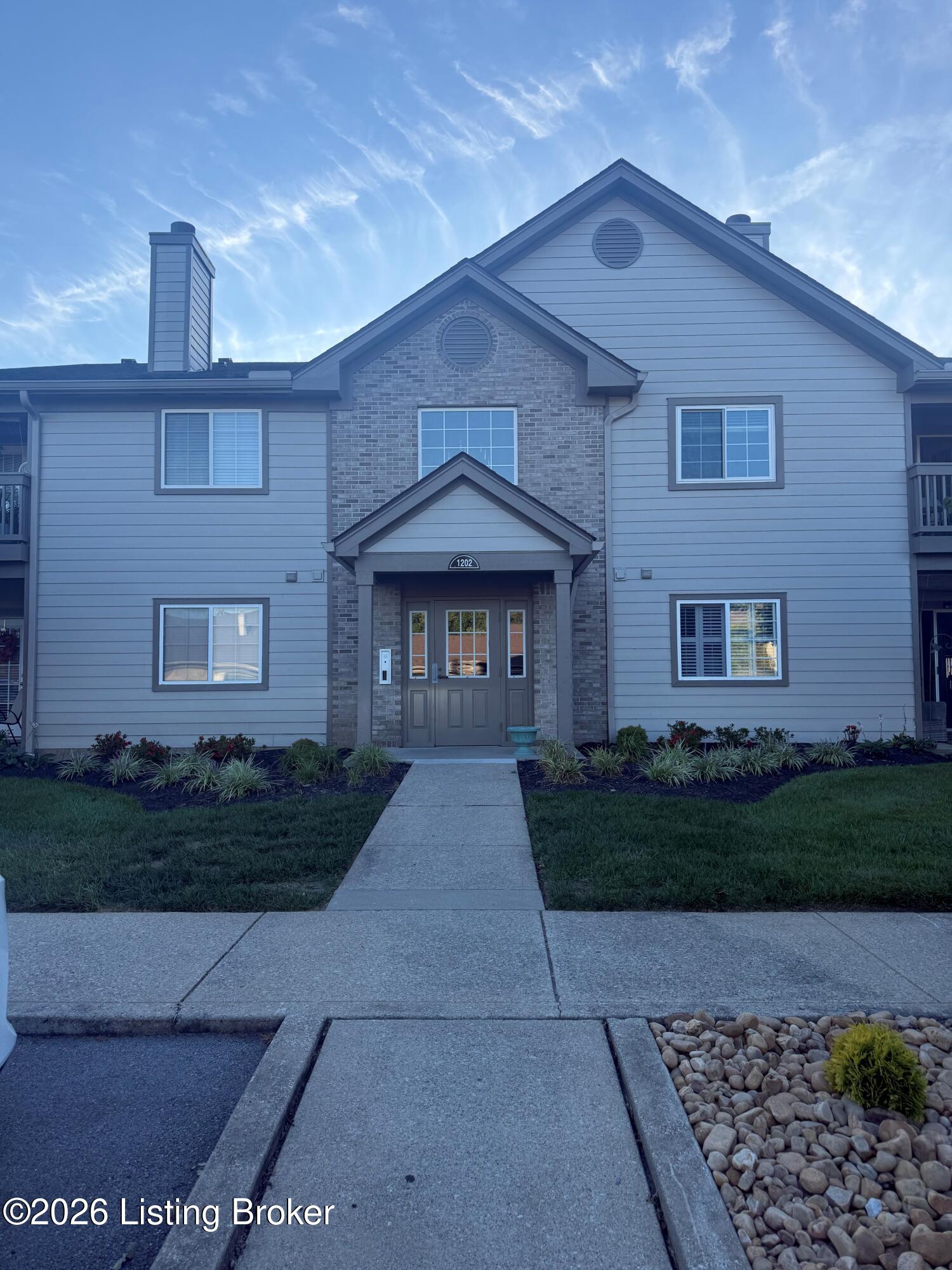 1202 Pickings Pl 202 — photo