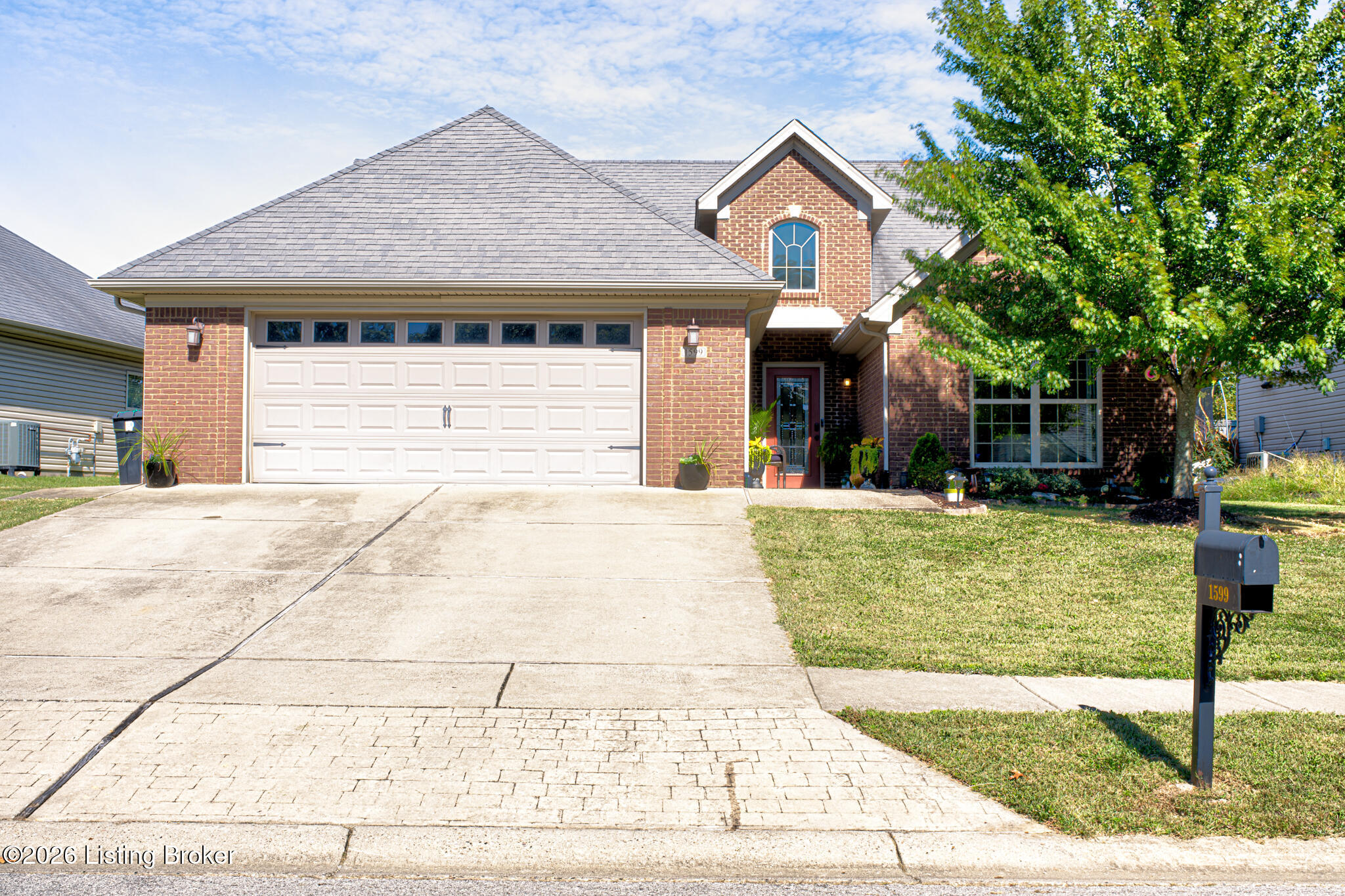 1599 Overlook Cir — photo