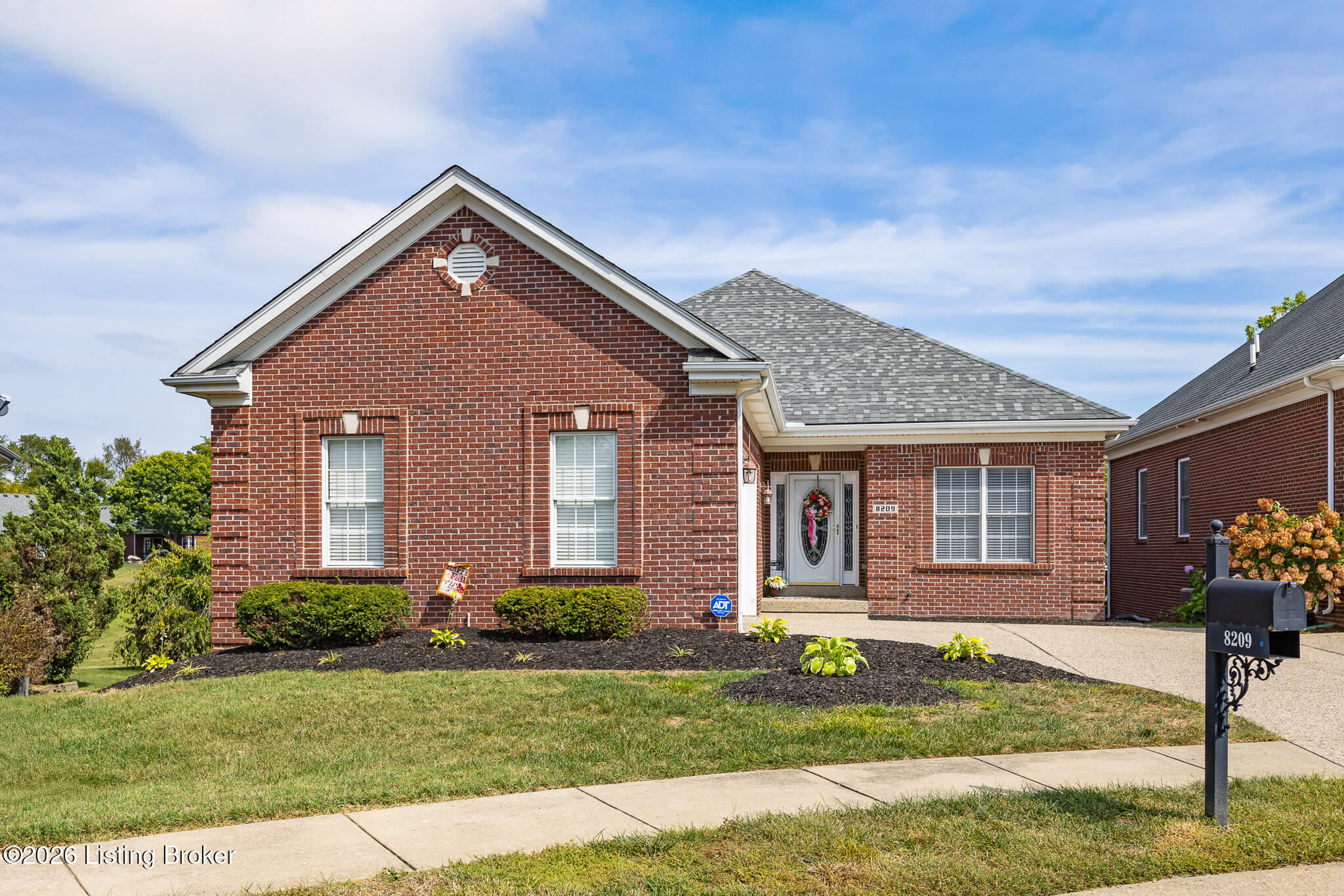 8209 Parker Grant Ct — photo