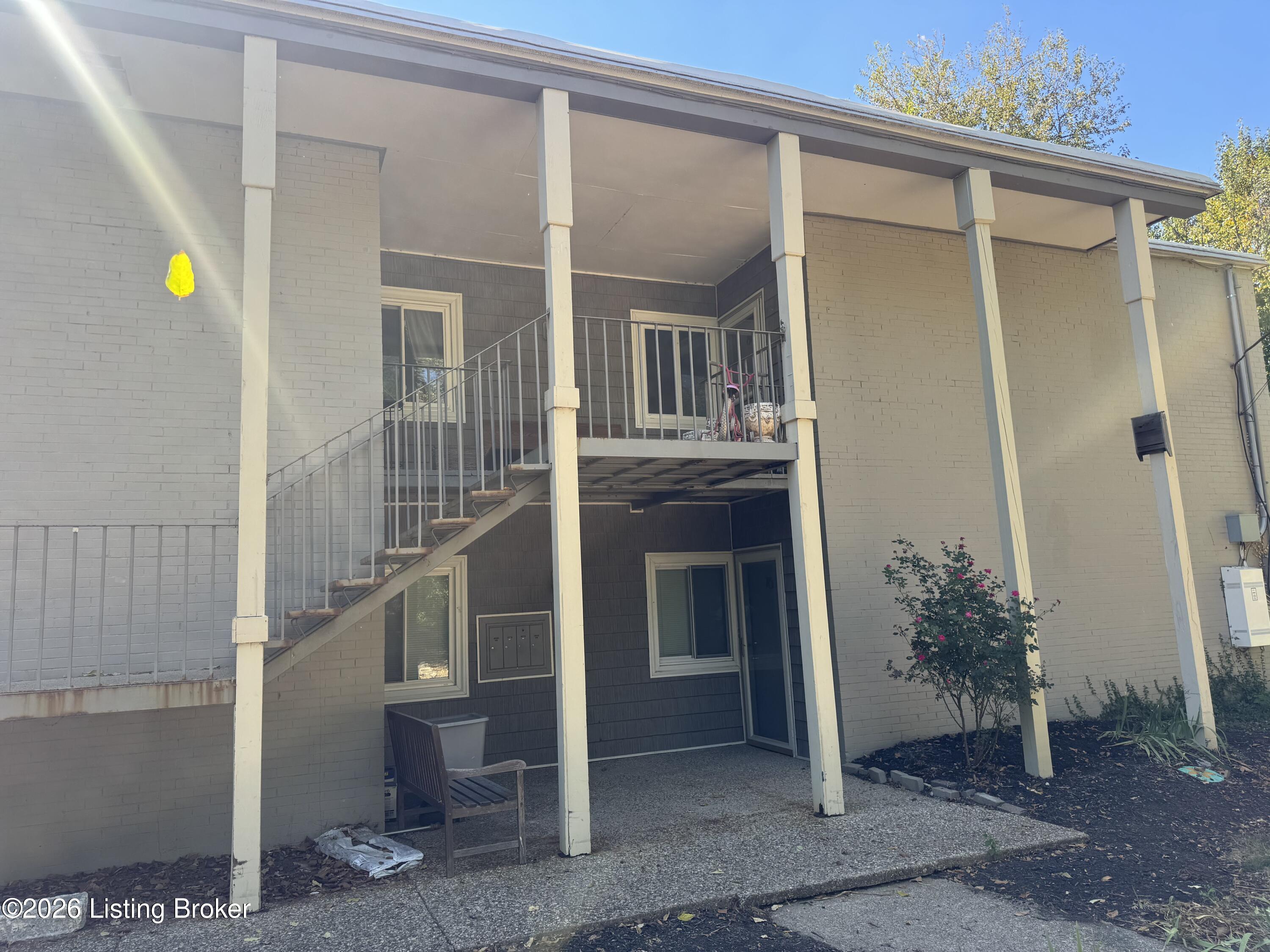 1815 Gardiner Ln Apt J80 — photo
