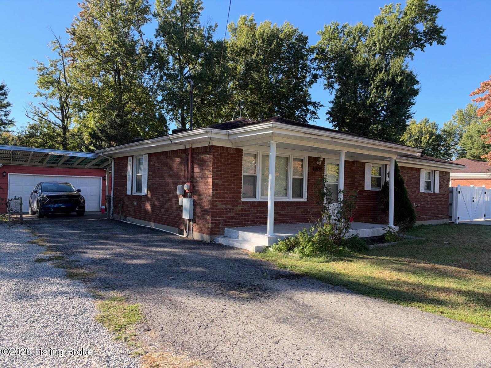 1112 Clay Ave — photo