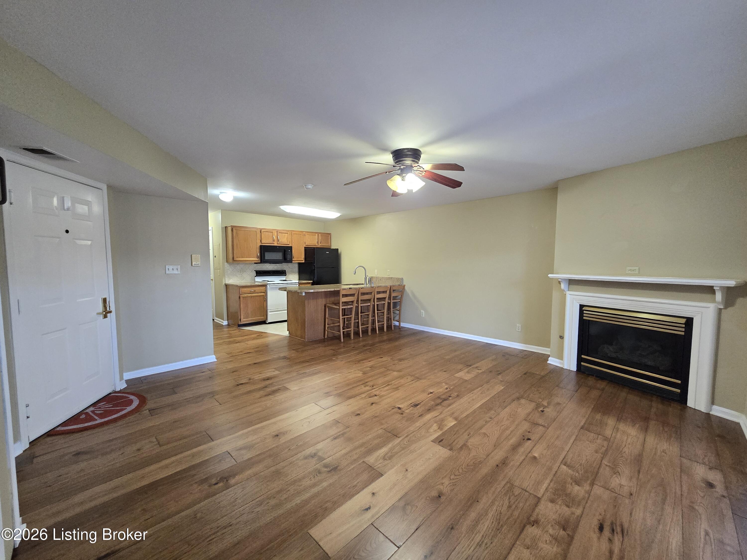 2726 Hollywood Terrace 103 — photo