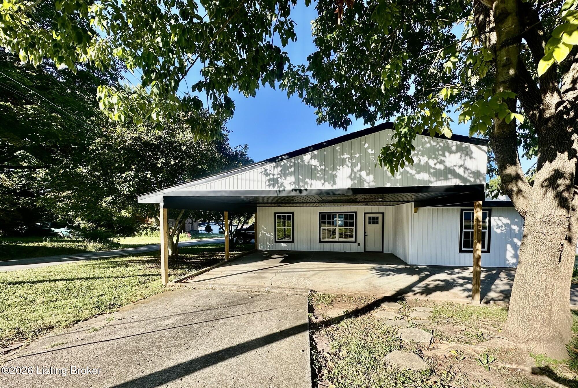 105 Hayward Rd — photo