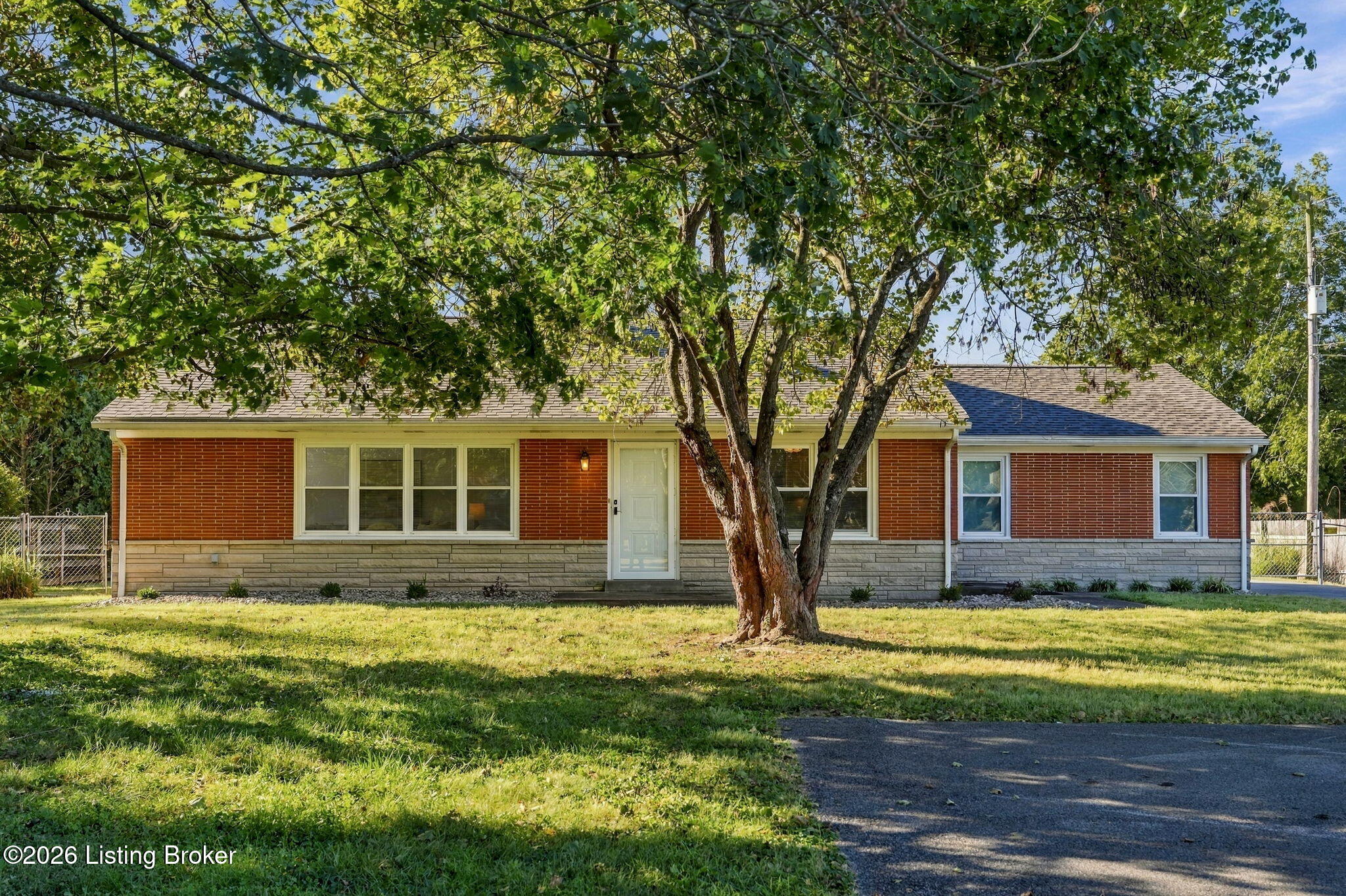 8022 Watterson Trail — photo