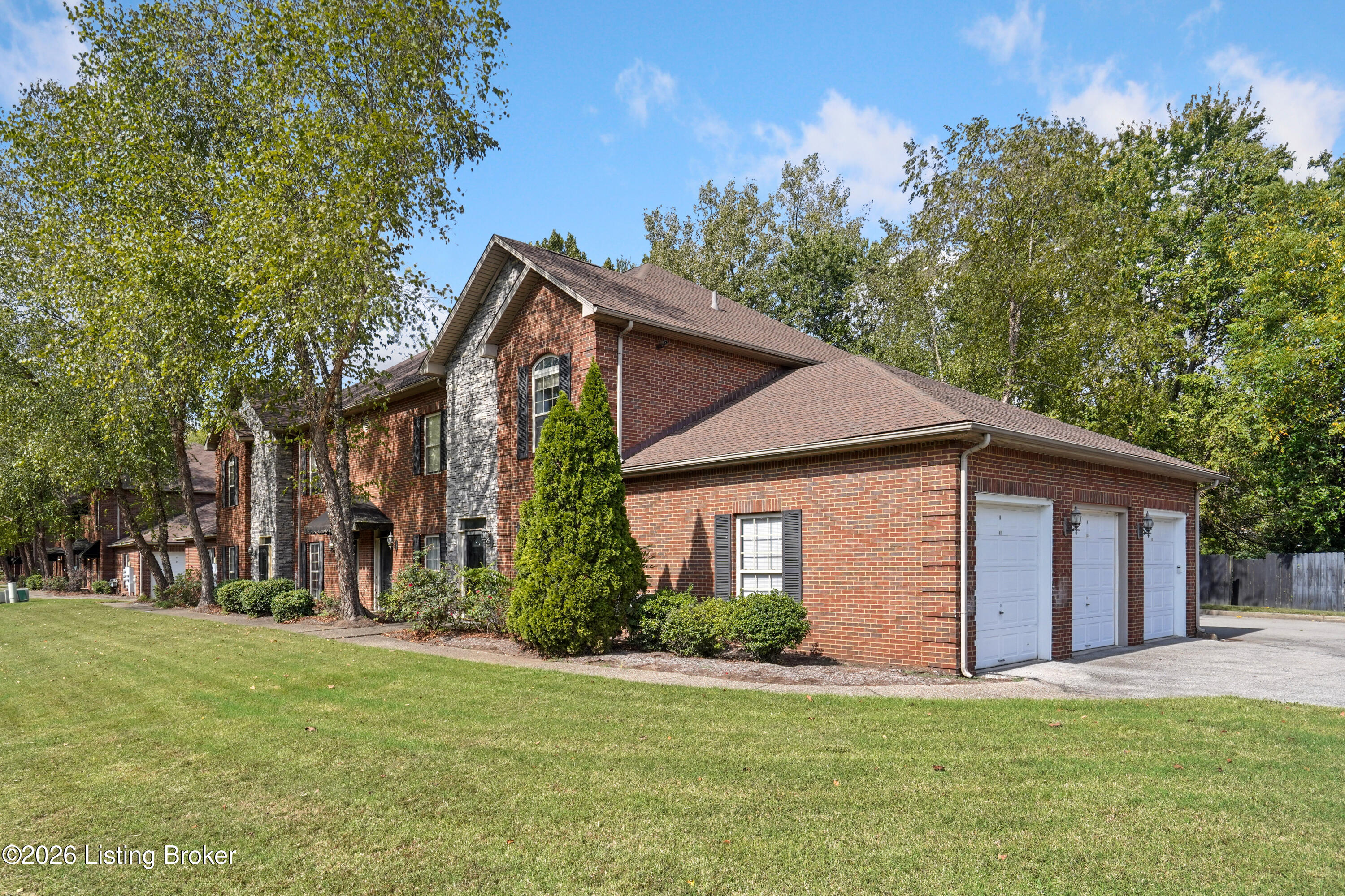 202 Hampton Place Ct — photo