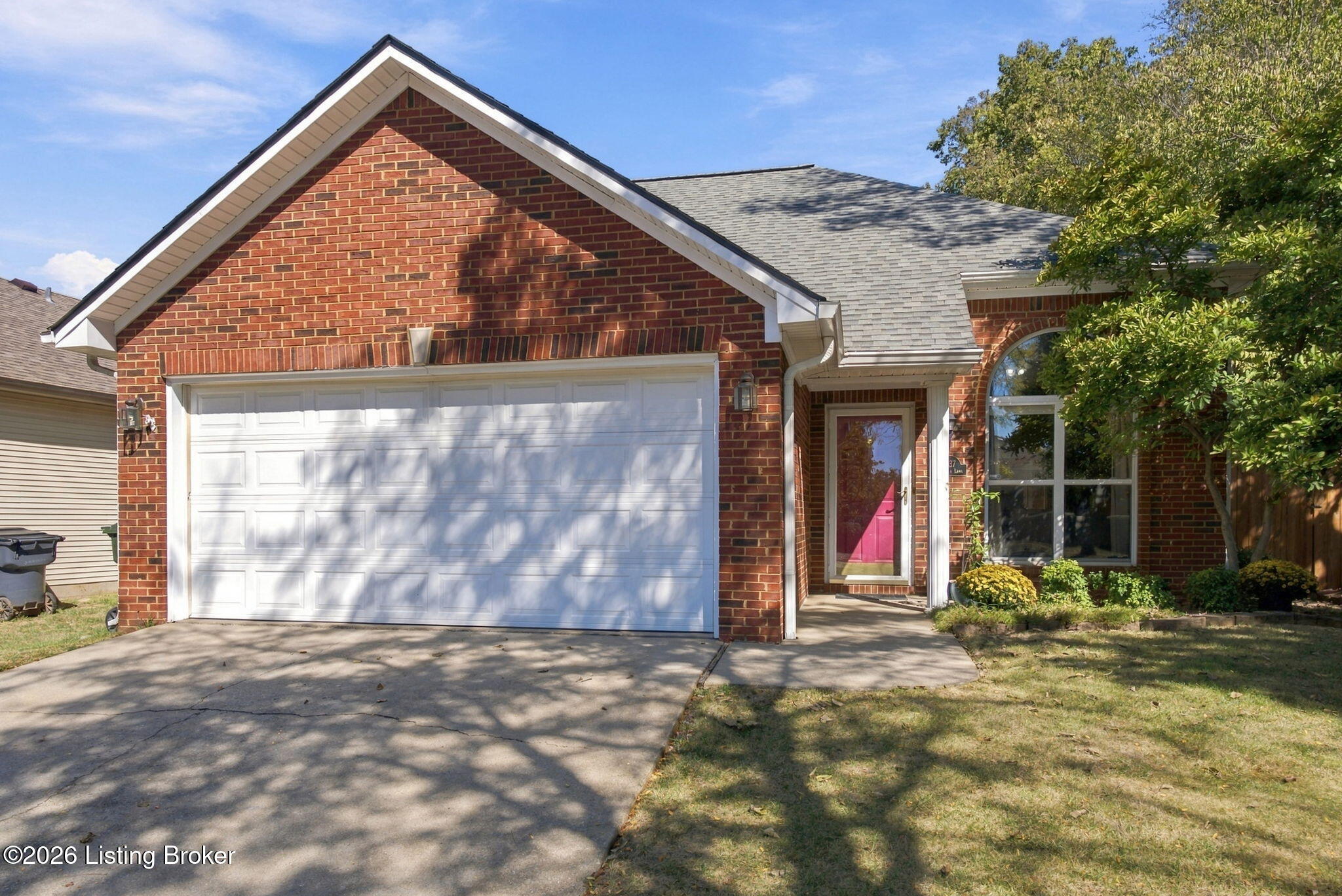 2737 Jacquelyn Ln — photo