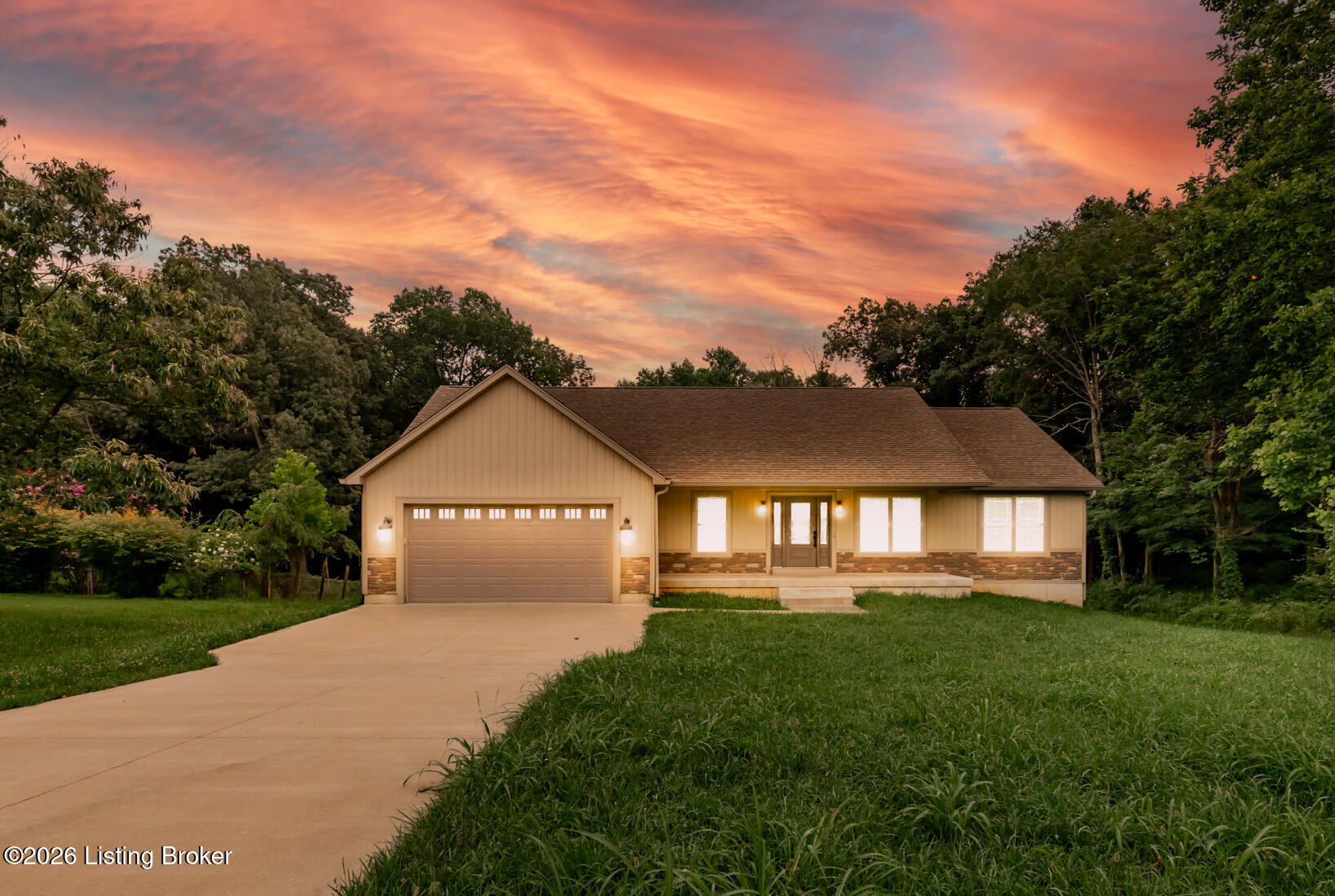 369 Meadowview Dr — photo