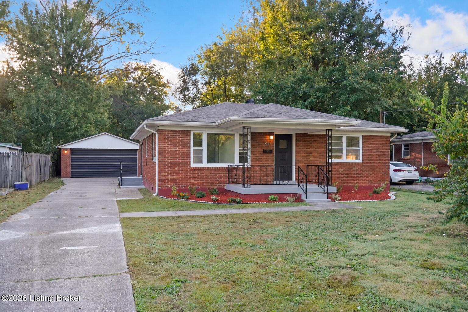 4313 Lynnview Dr — photo