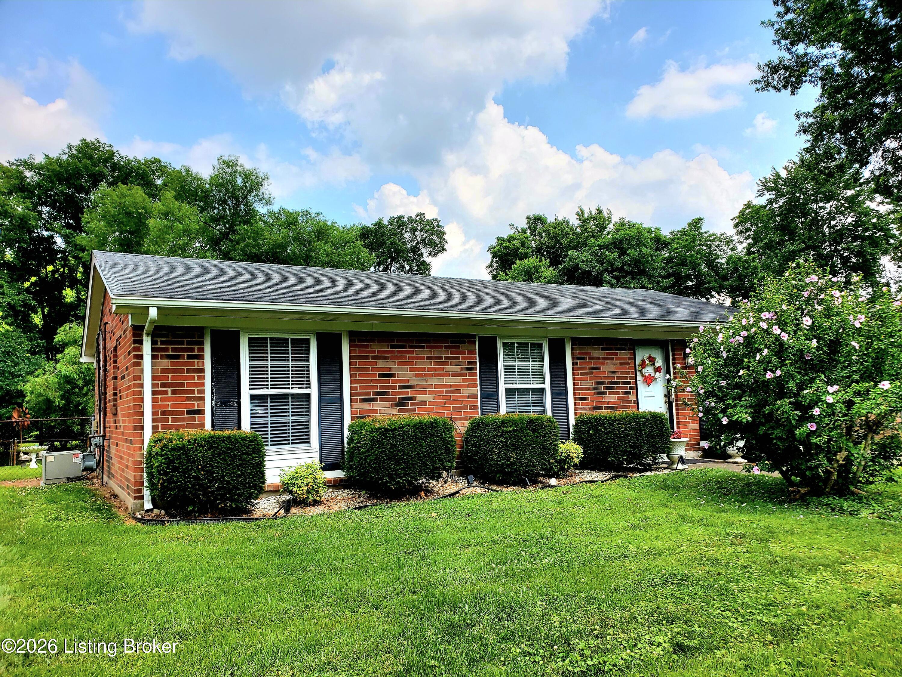 7709 Rochelle Rd, Louisville, KY 40228 — photo 2