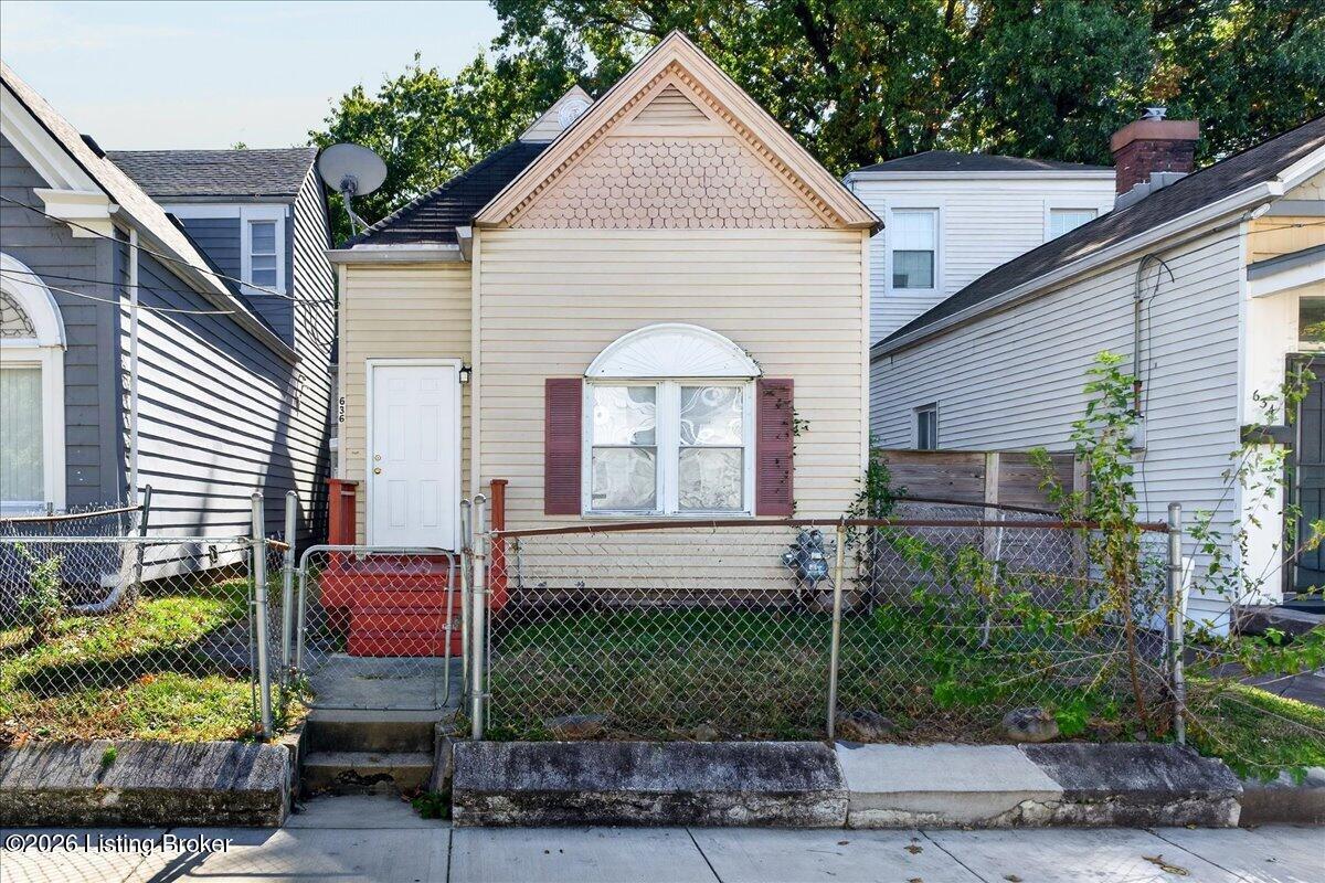 636 E Ormsby Ave — photo