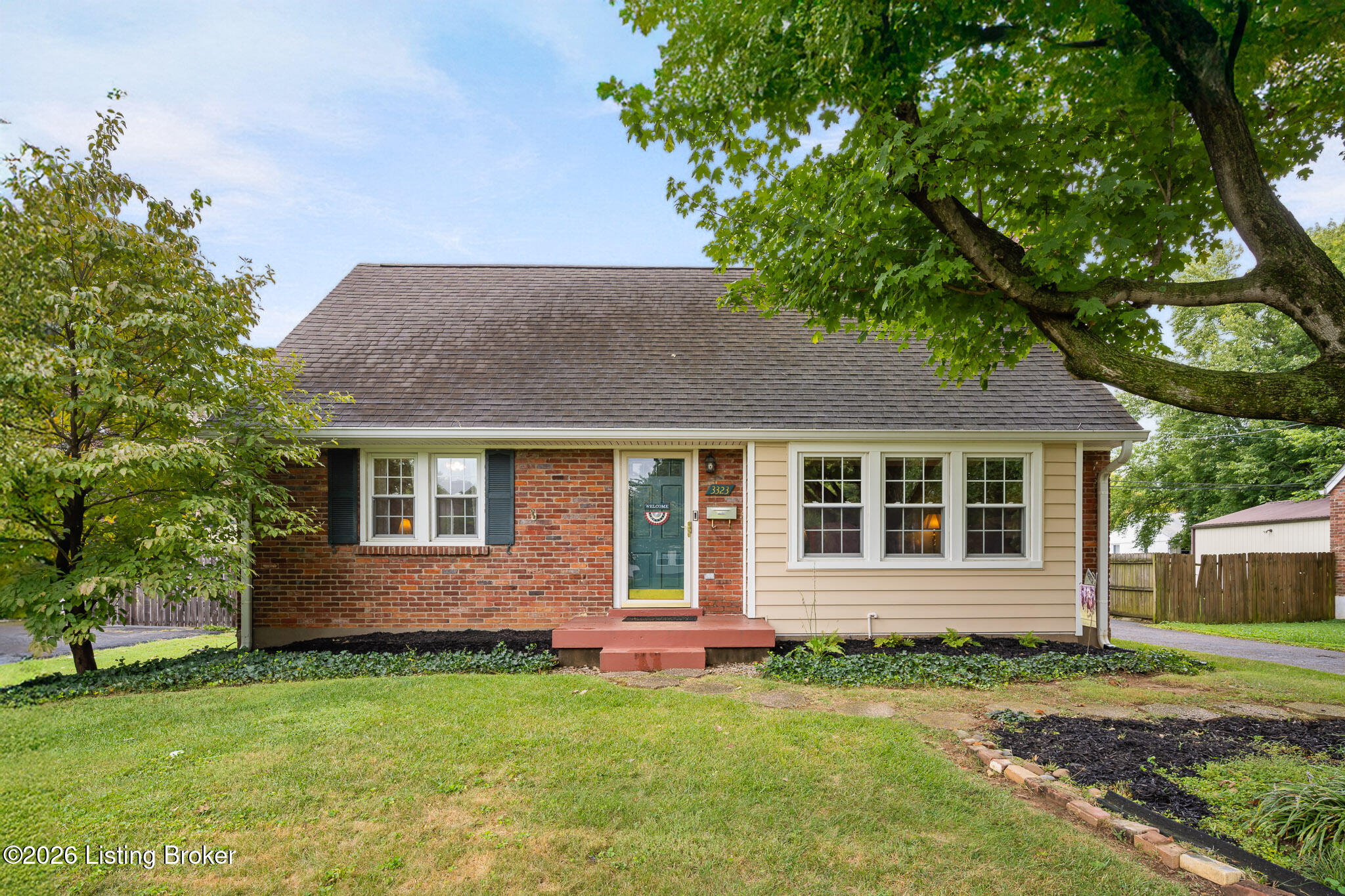 3323 Wellingmoor Ave — photo