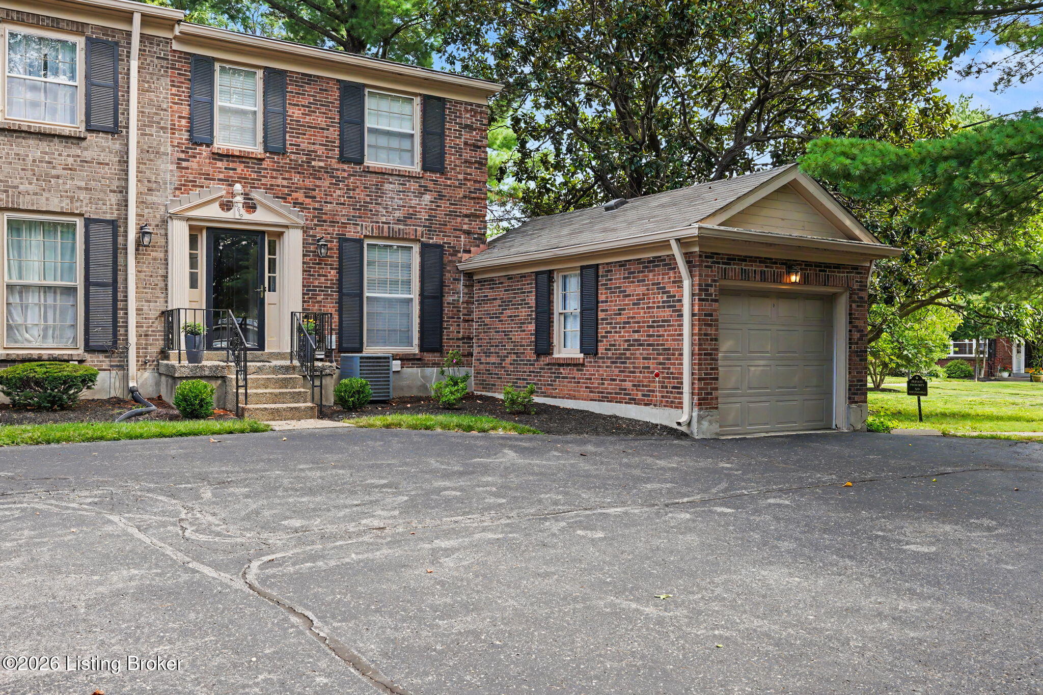3619 Brownsboro Rd — photo
