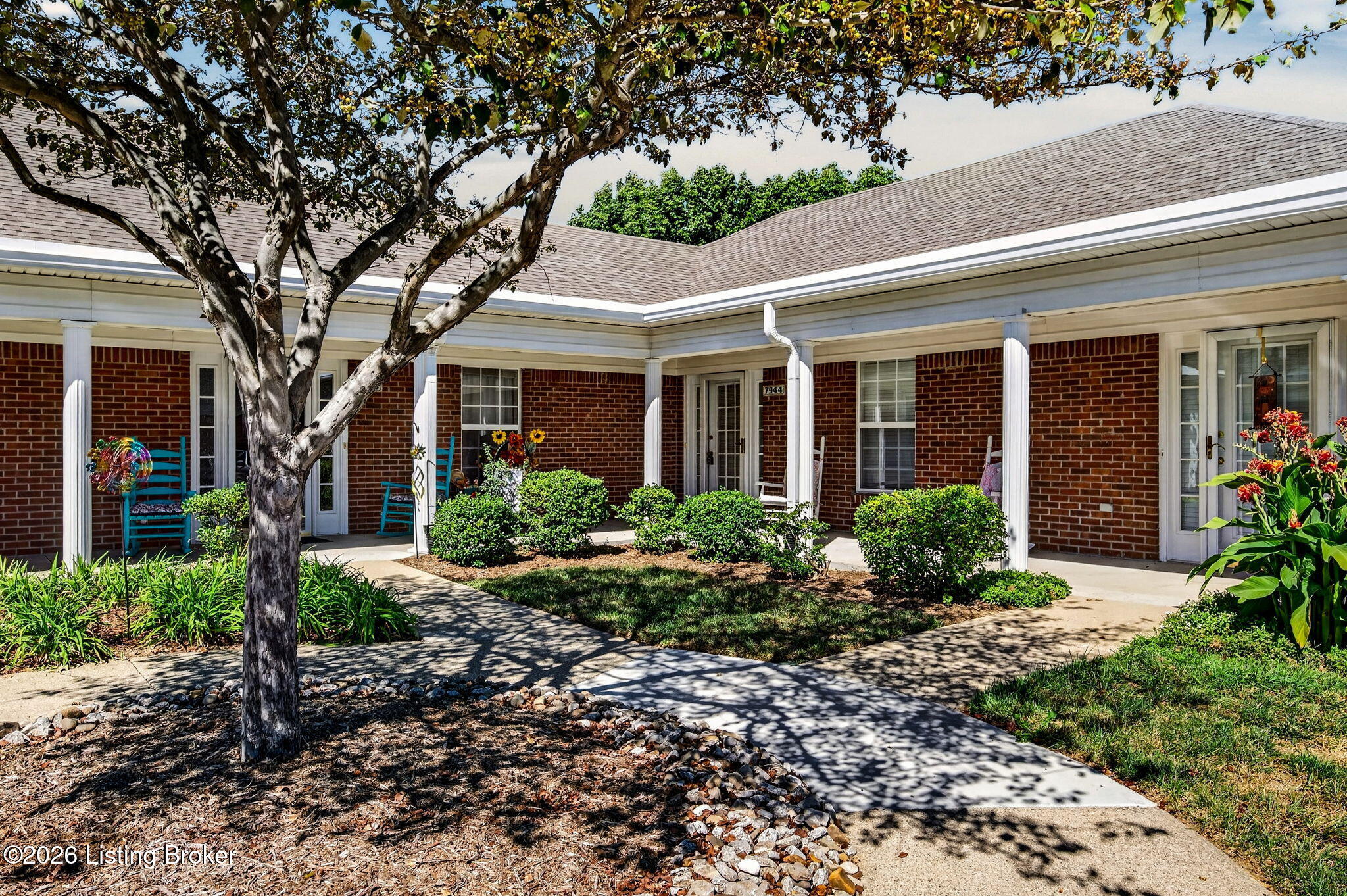 7944 Stovall Ct — photo
