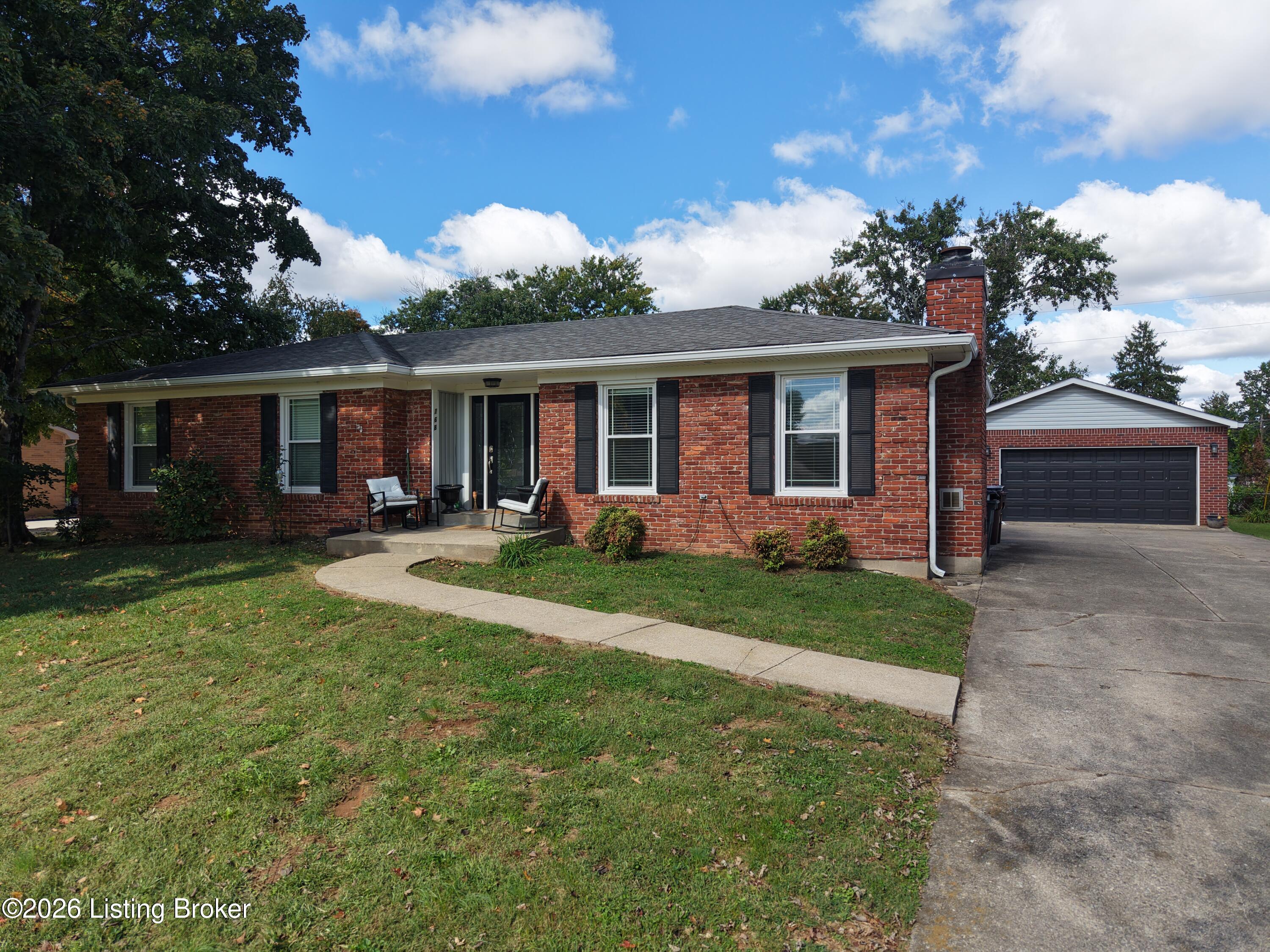 168 Colonial Dr — photo