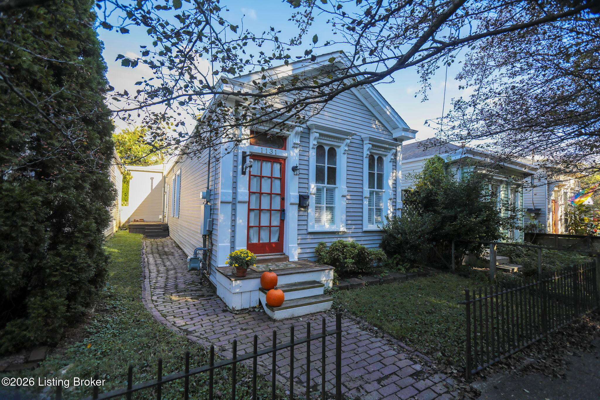 1131 Rogers St — photo