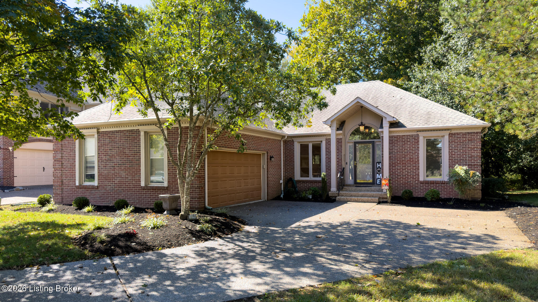 8025 Cedar Glen Ln — photo