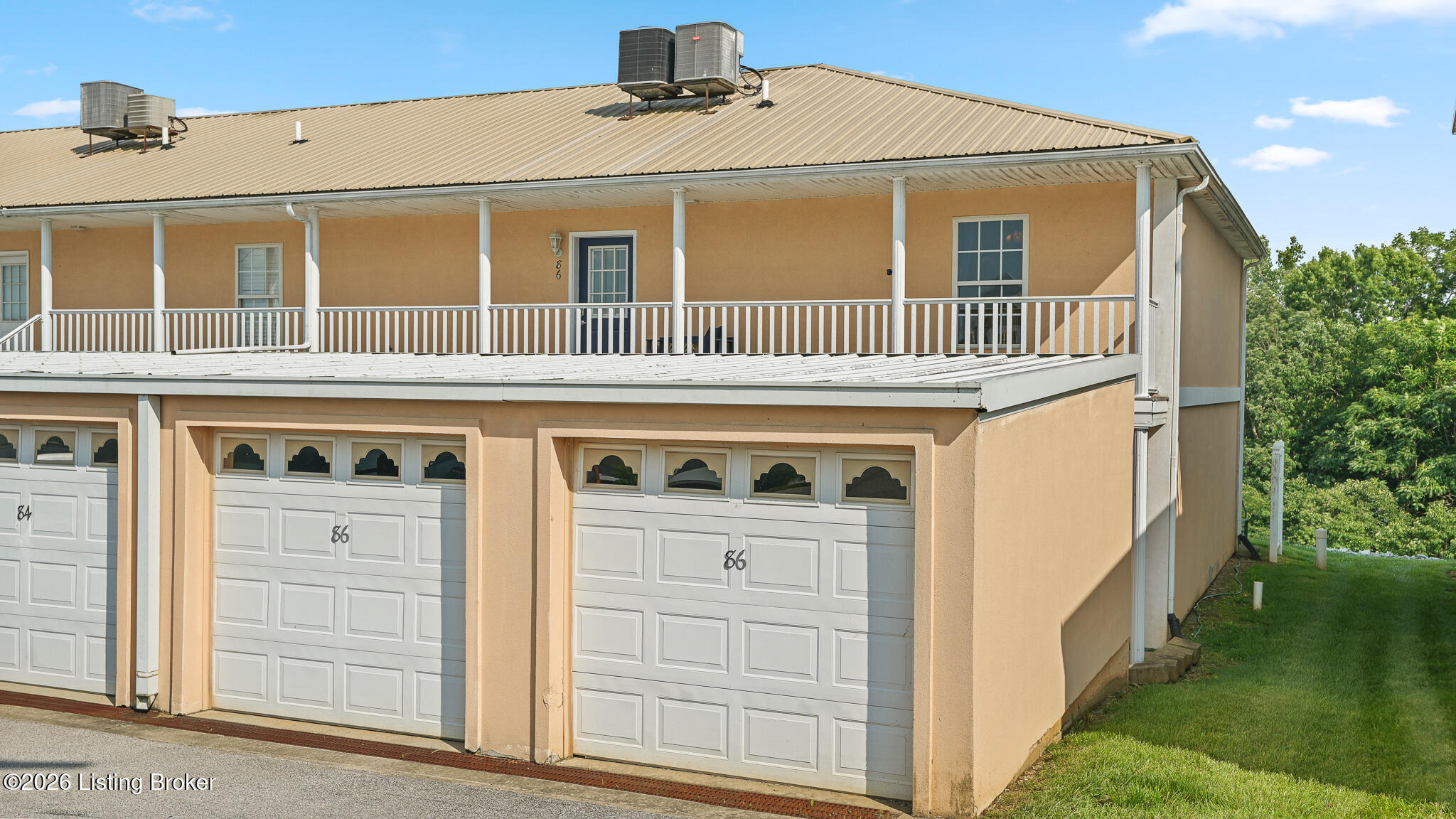 86 Lookout Dr — photo