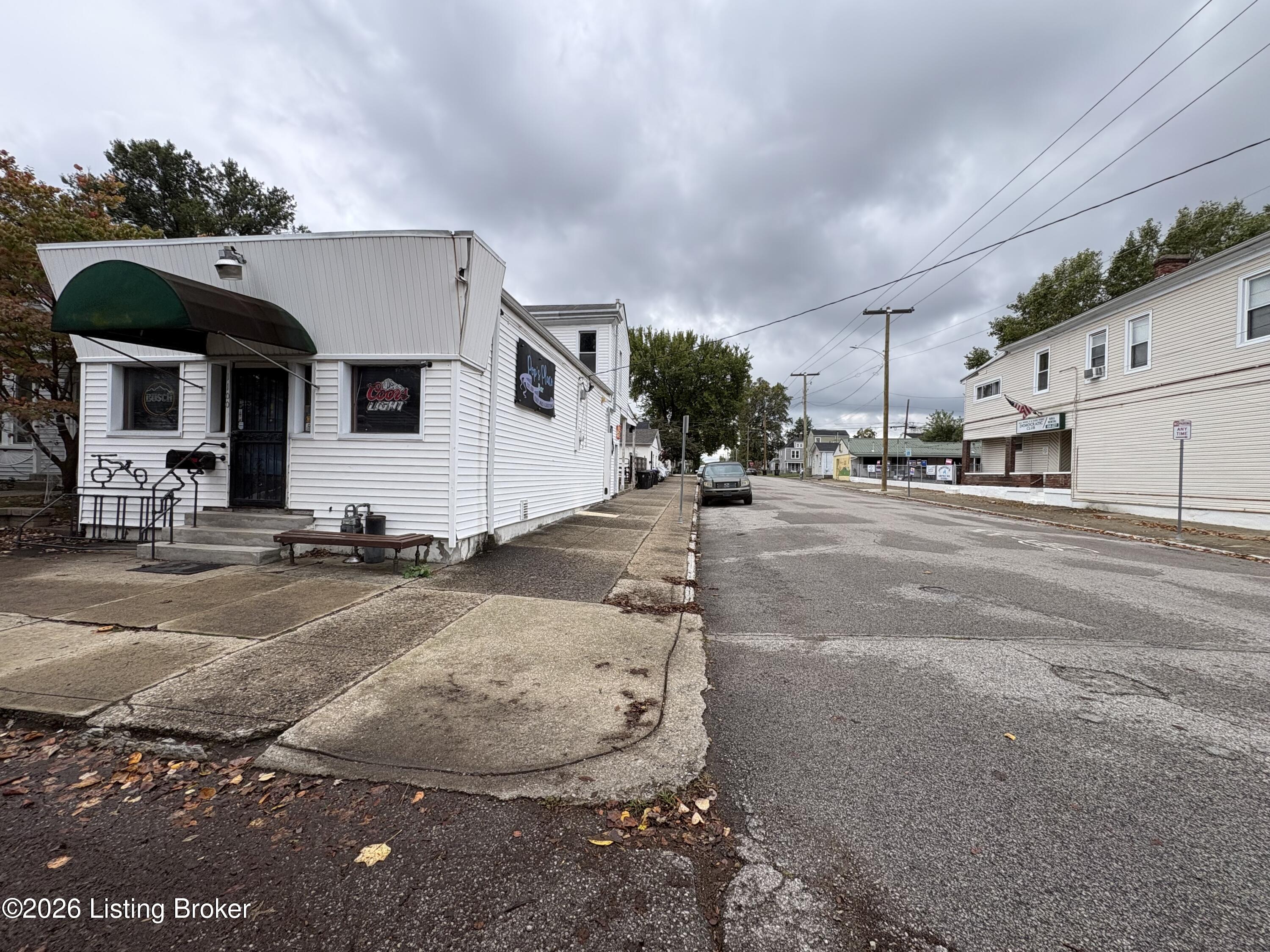 1100 Ash St — photo