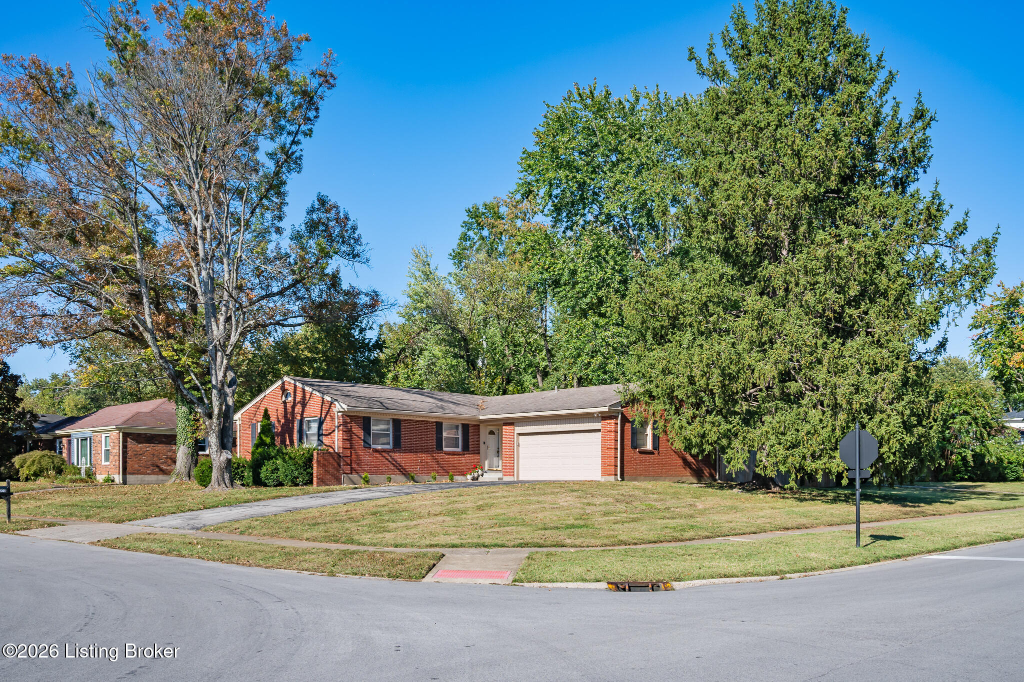 2301 Langdon Dr — photo