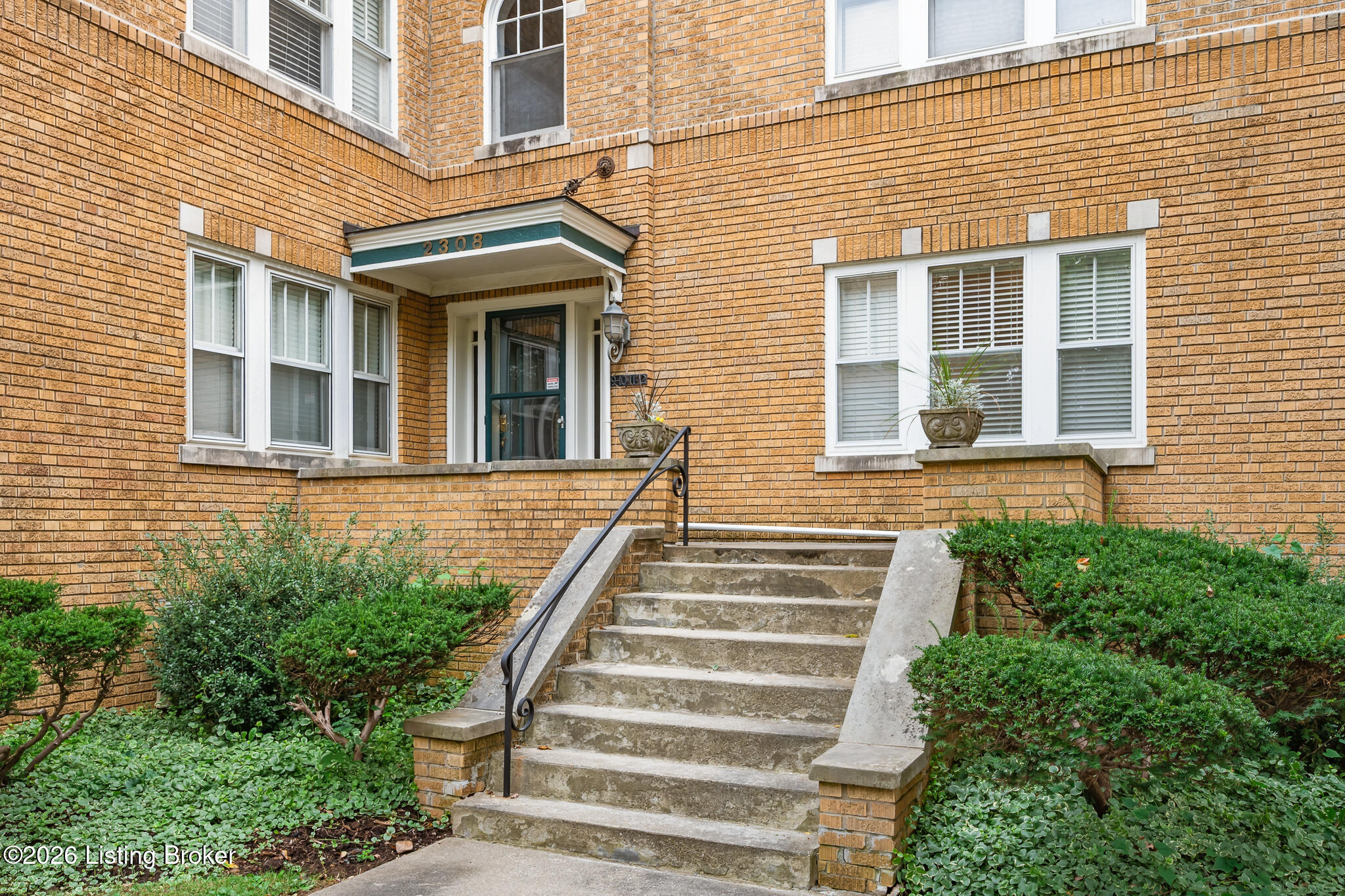 2308 Woodbourne Ave Apt 9 — photo