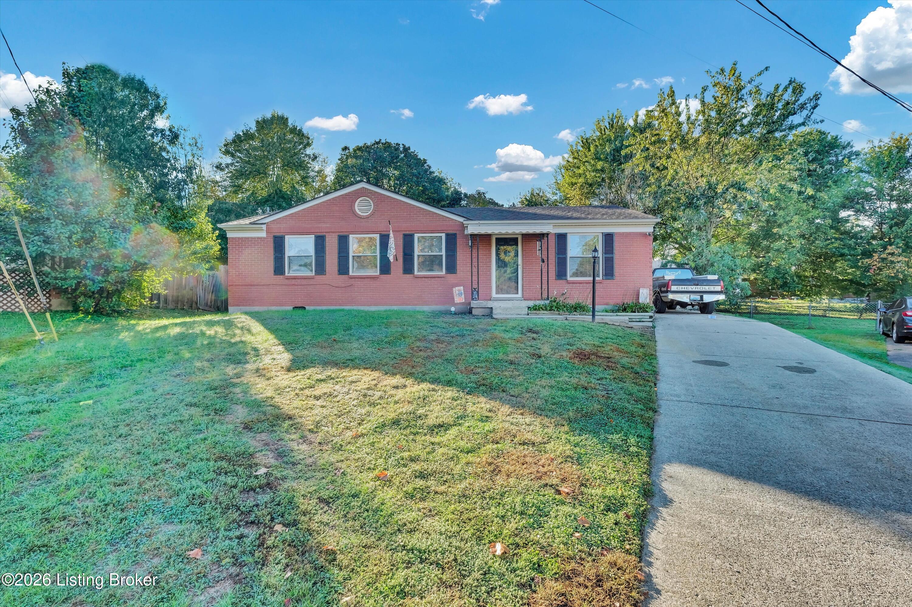 221 Allison Ct — photo