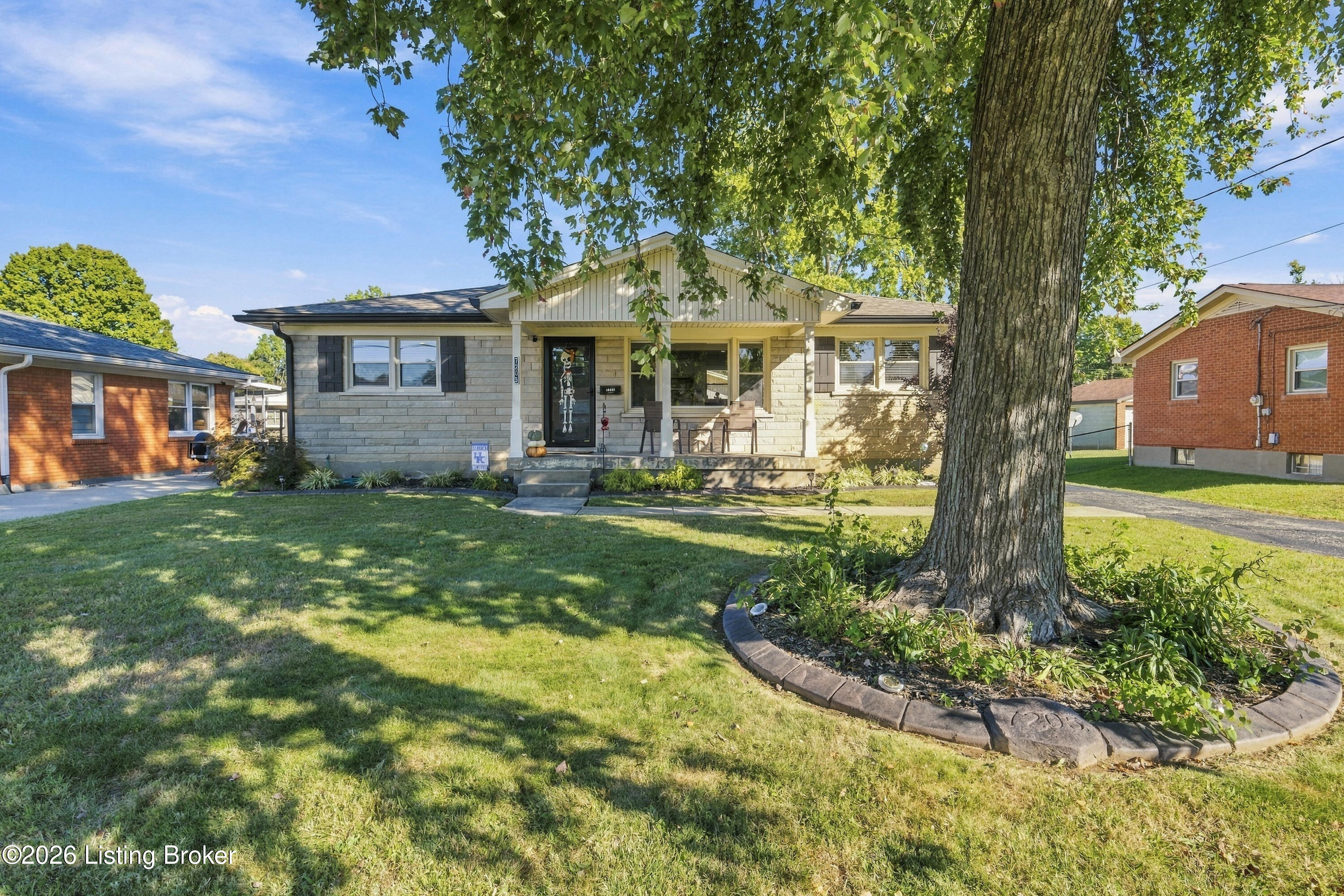 7205 Lorenzo Ln — photo