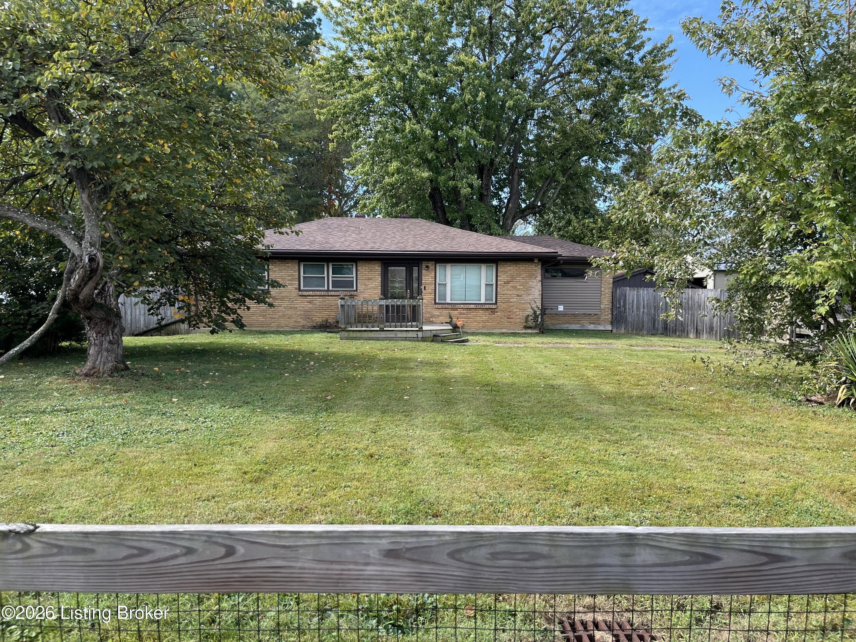 2124 Quillman Dr — photo