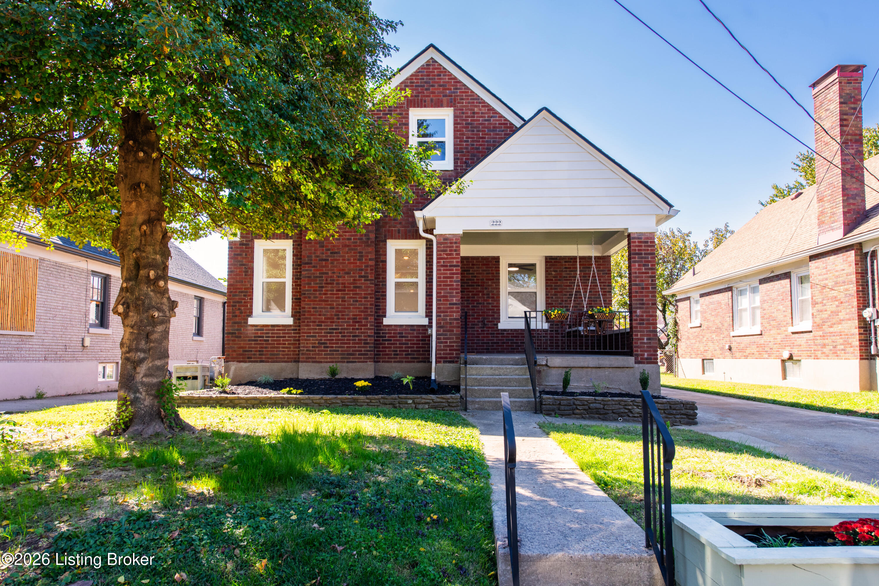 222 McCready Ave — photo