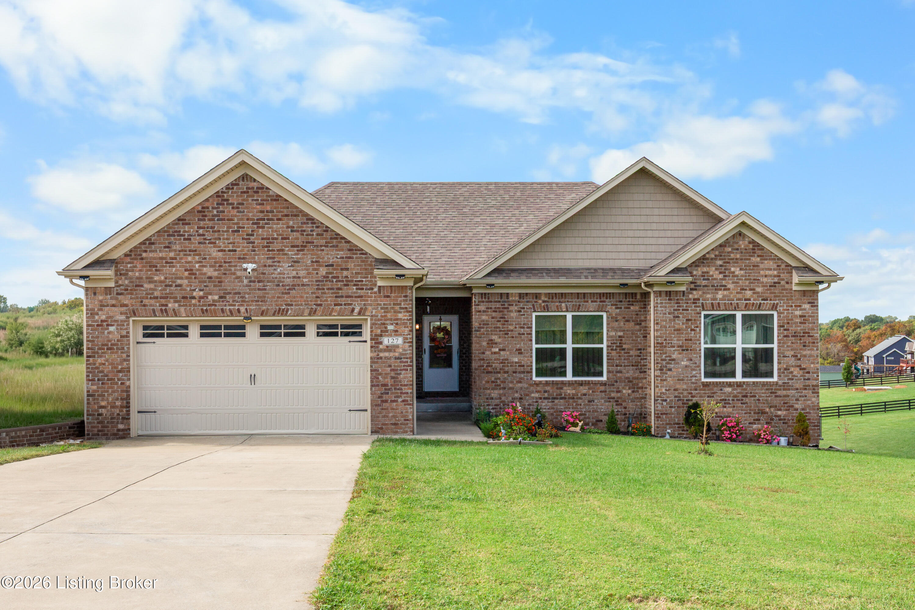 127 Reagan Dr — photo