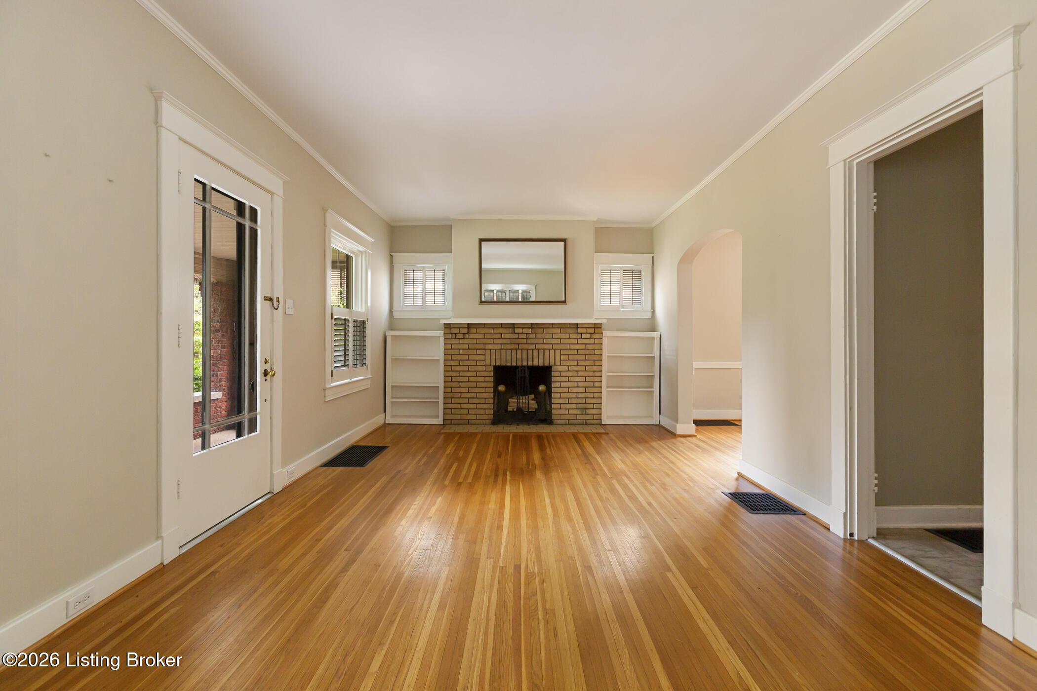 208 Oxford Pl — photo