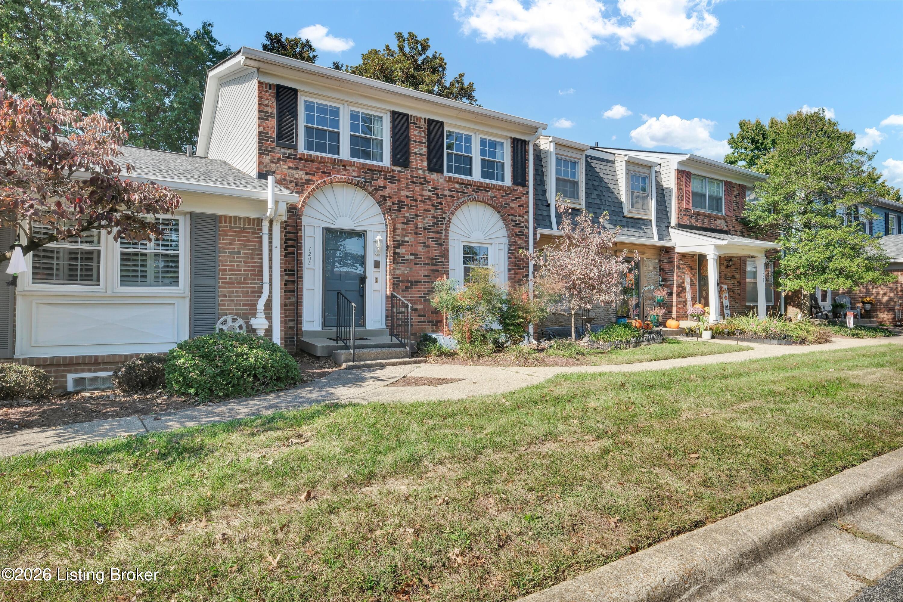 1208 Dalmally Ct — photo