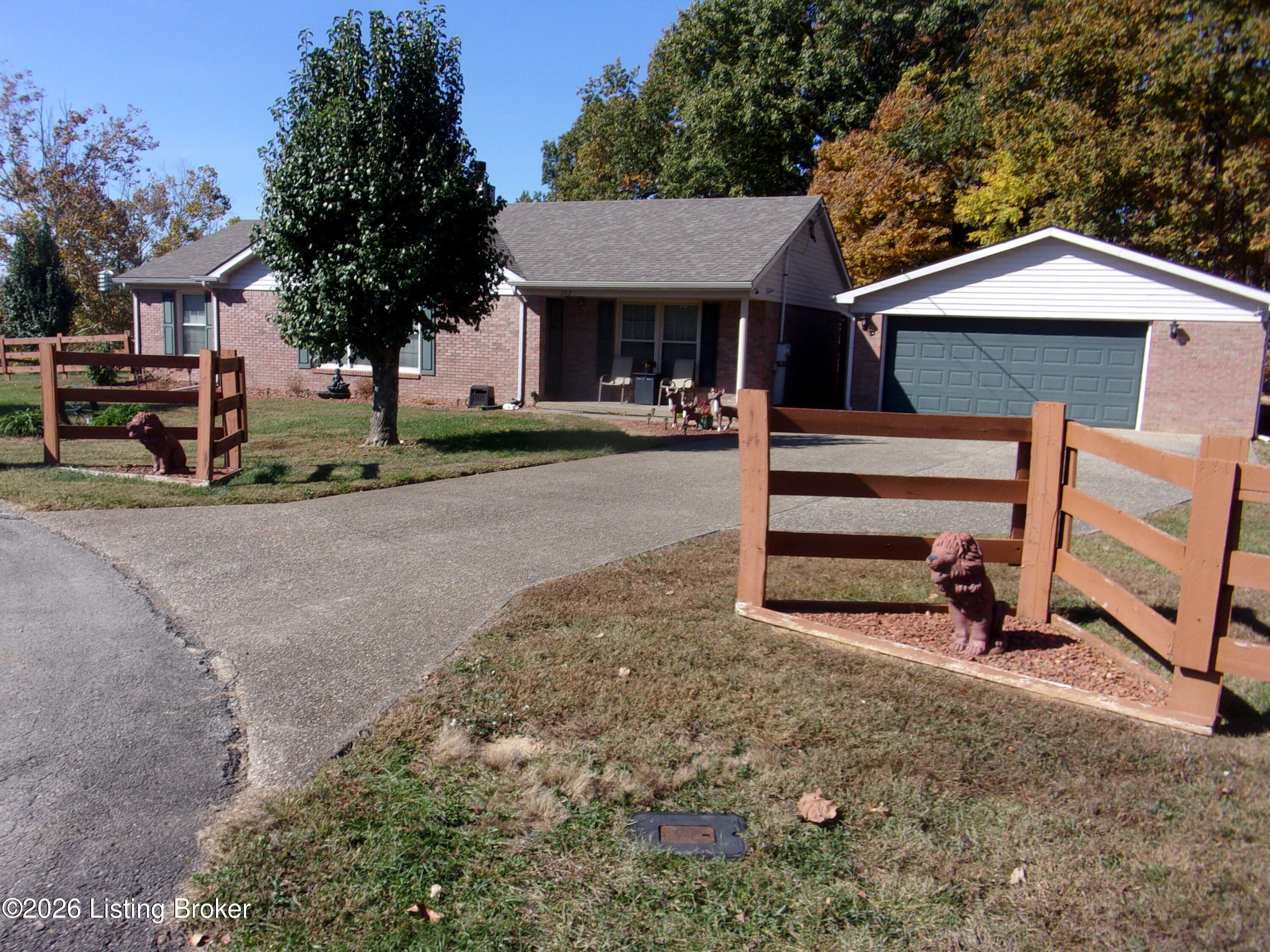 202 Black Oak Ln — photo