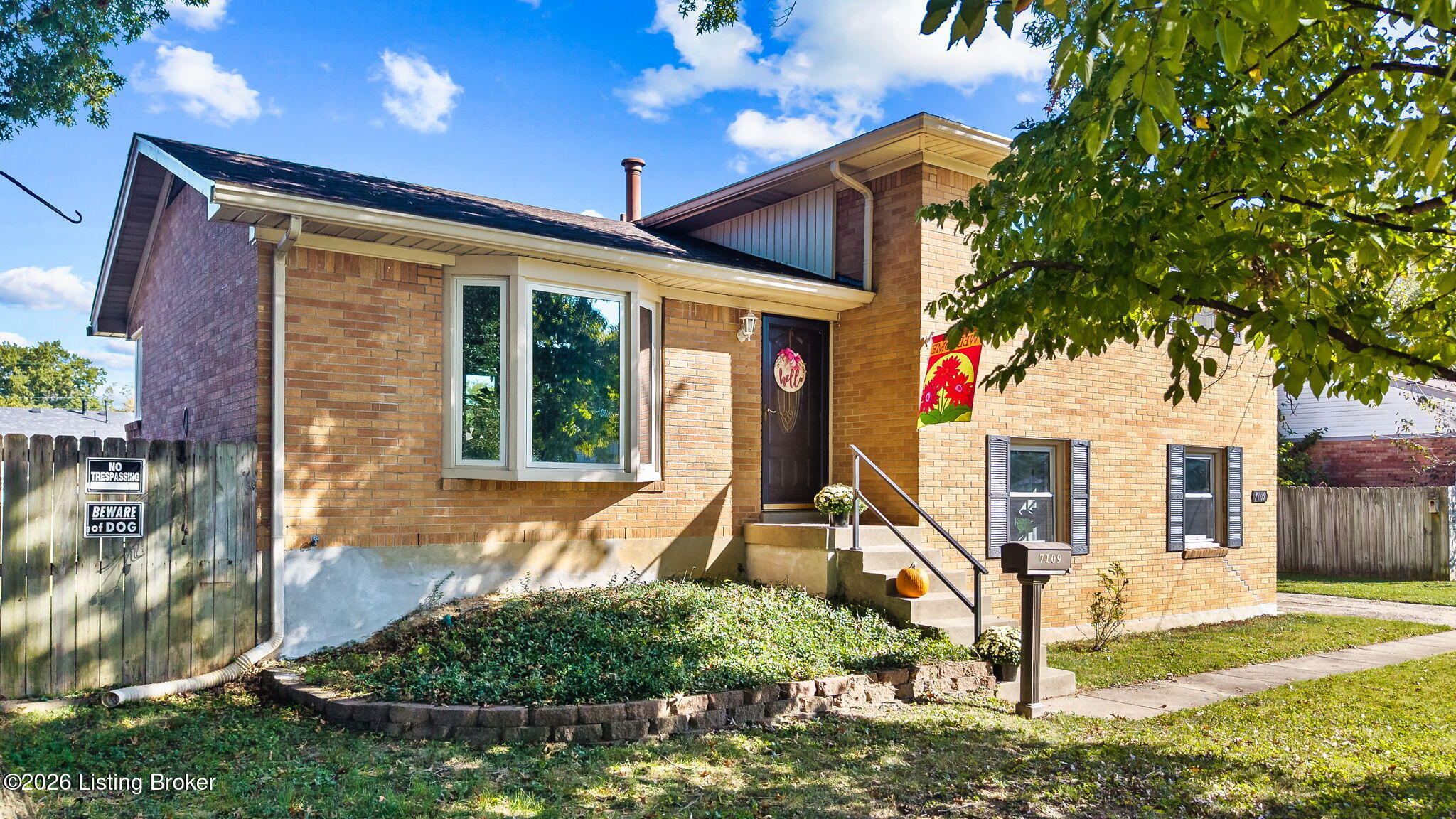 7109 Sun Valley Dr — photo