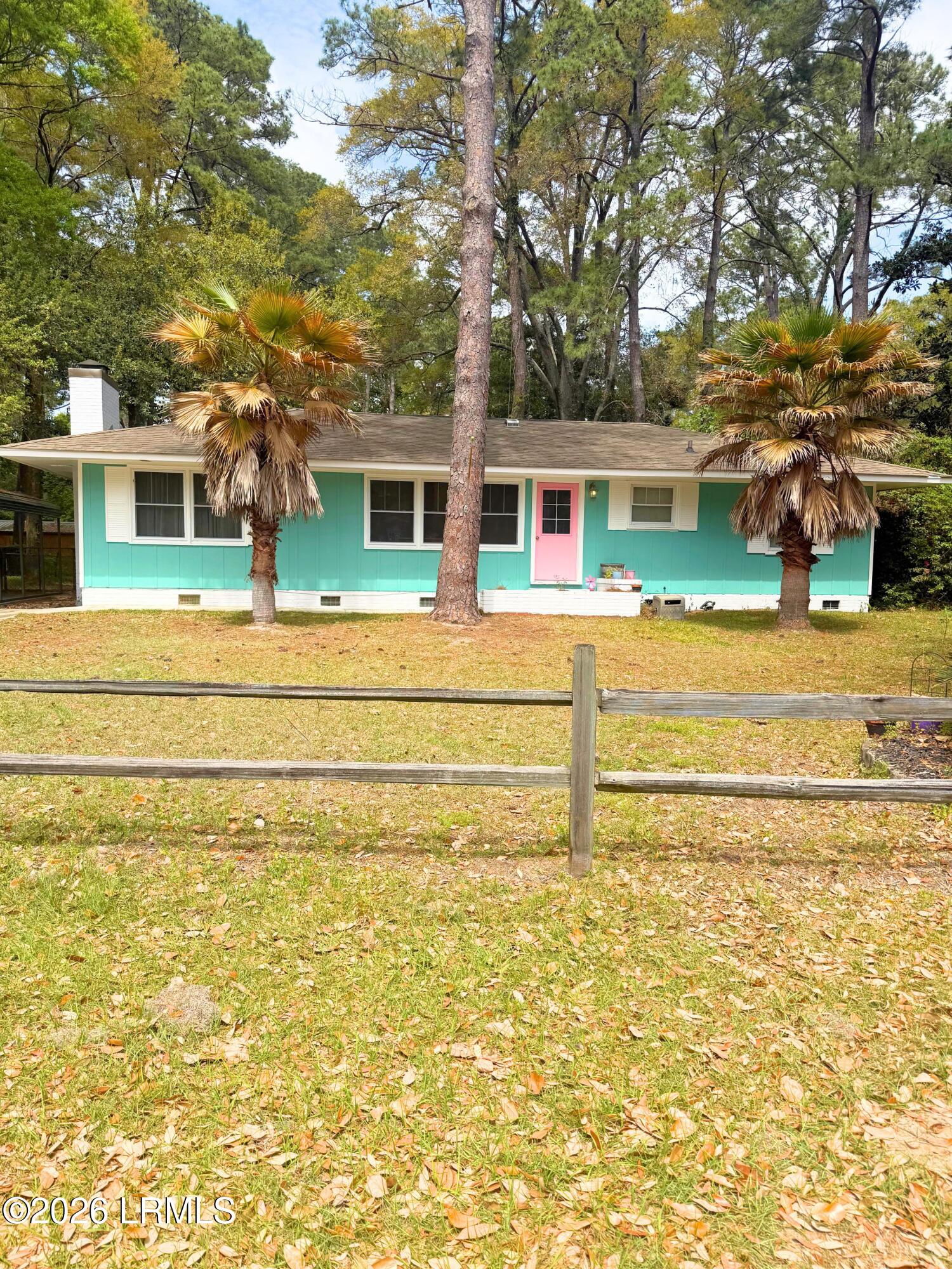 2403 Pine Court S — photo