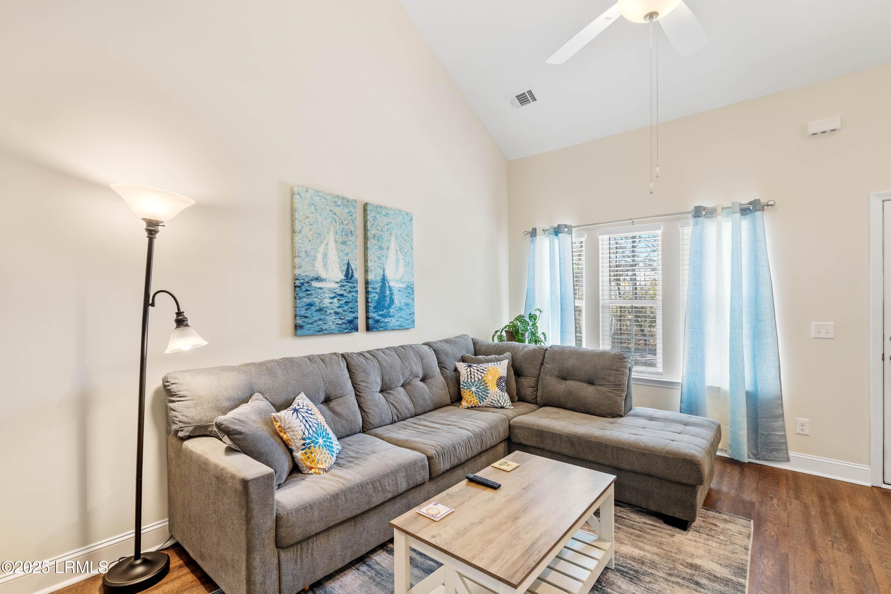 210 ADMIRATION AVE — photo 2