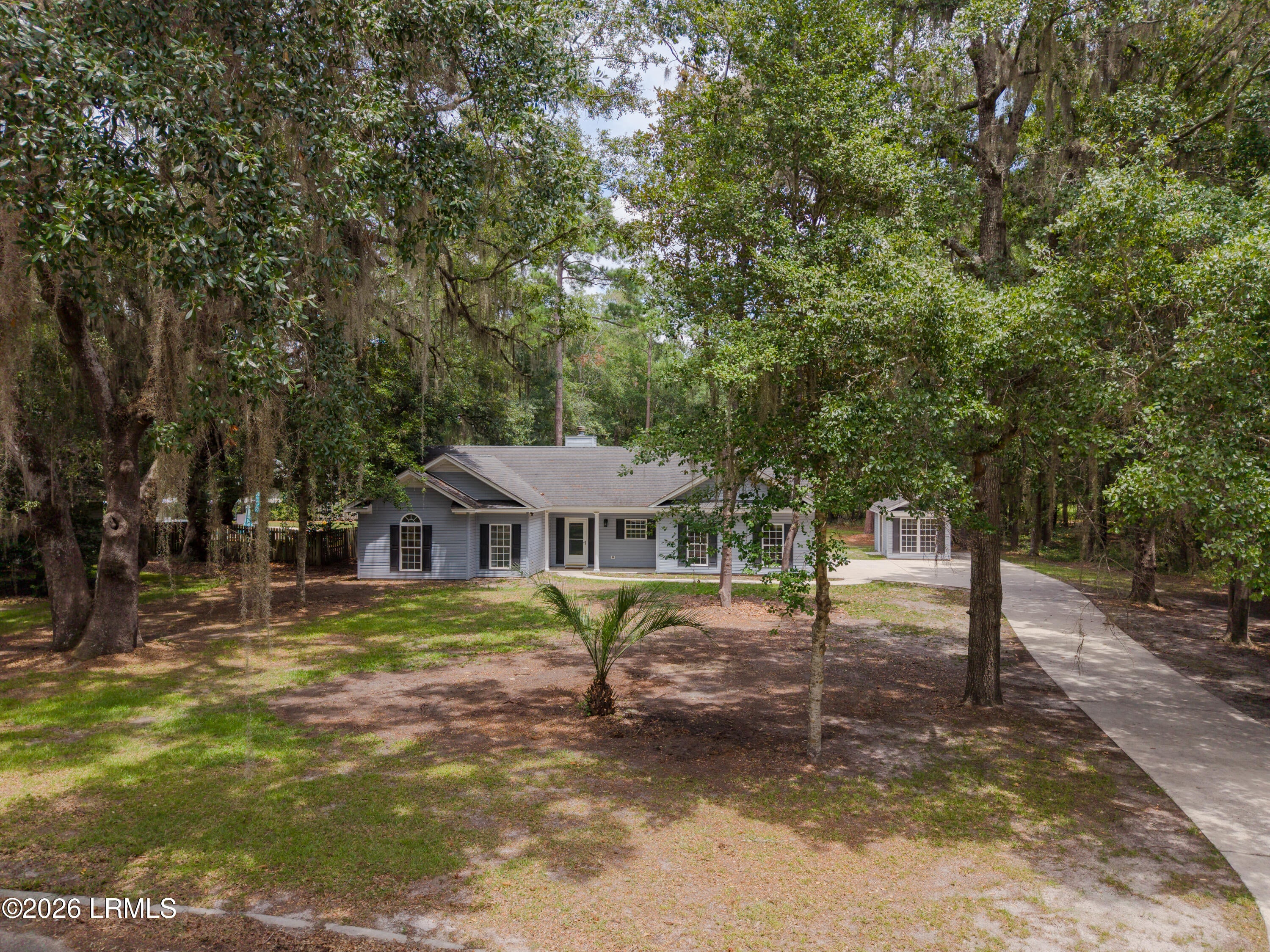 19 Woods Court — photo
