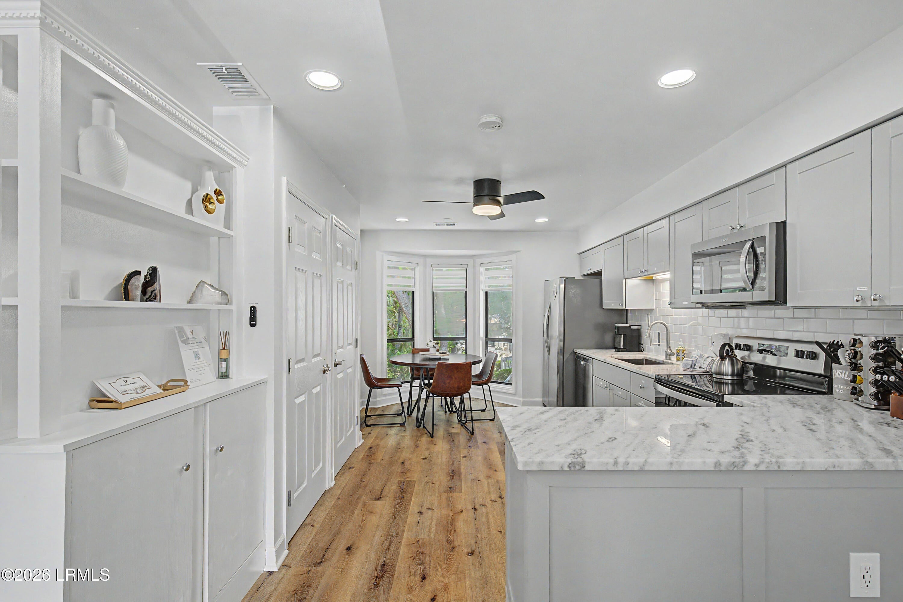 6 Woodward Avenue I2 — photo