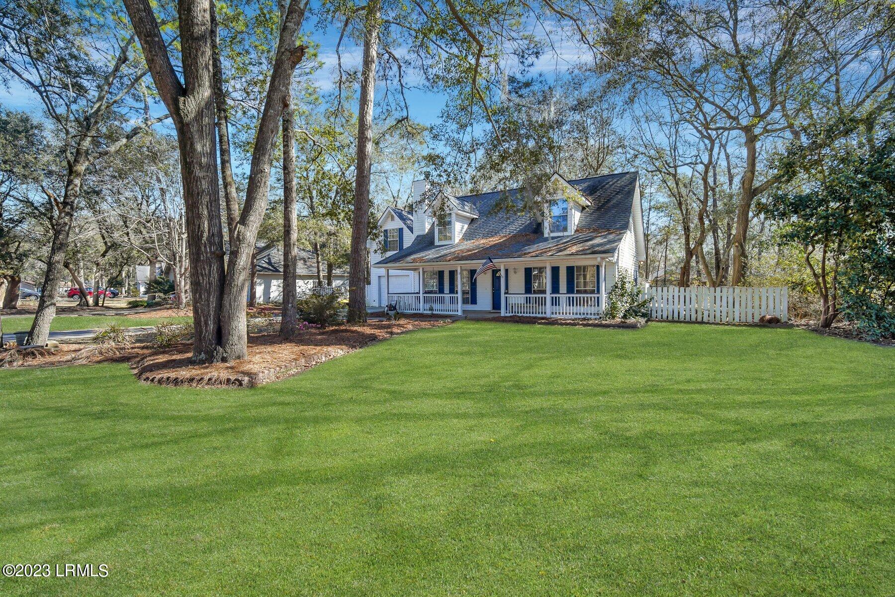 19 Le Moyne Drive — photo
