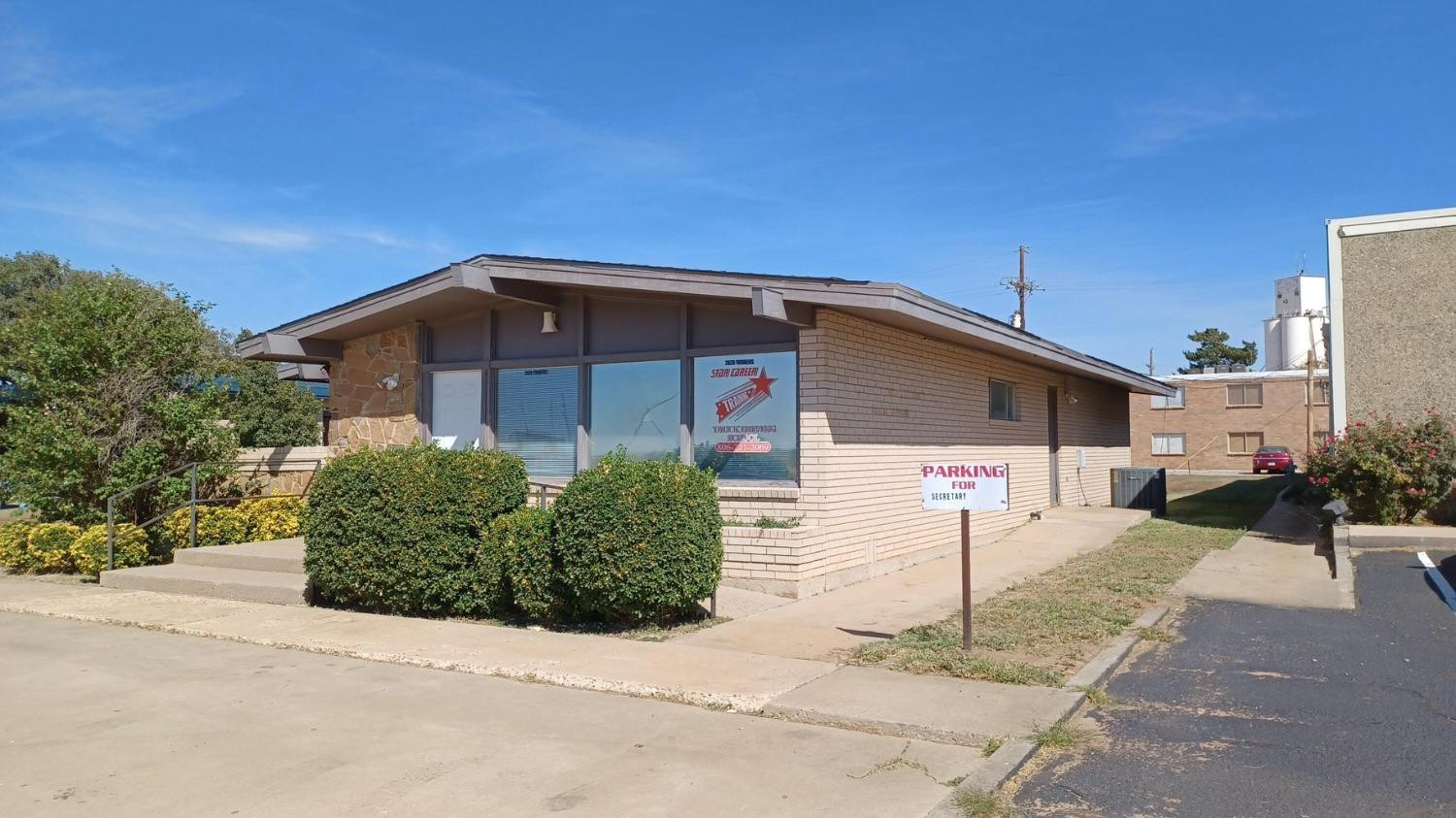 2620 Yonkers, Plainview, TX 79072 — photo 3
