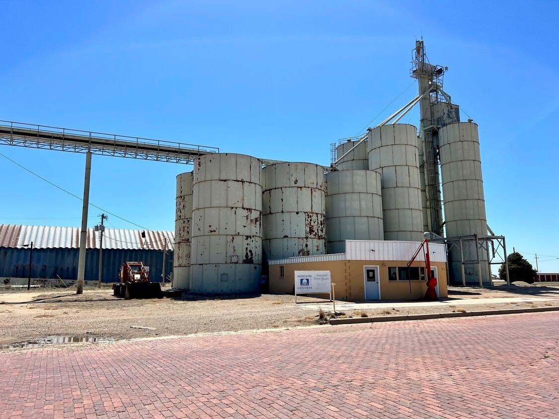 402 Main, Ralls, TX 79357 — photo 2