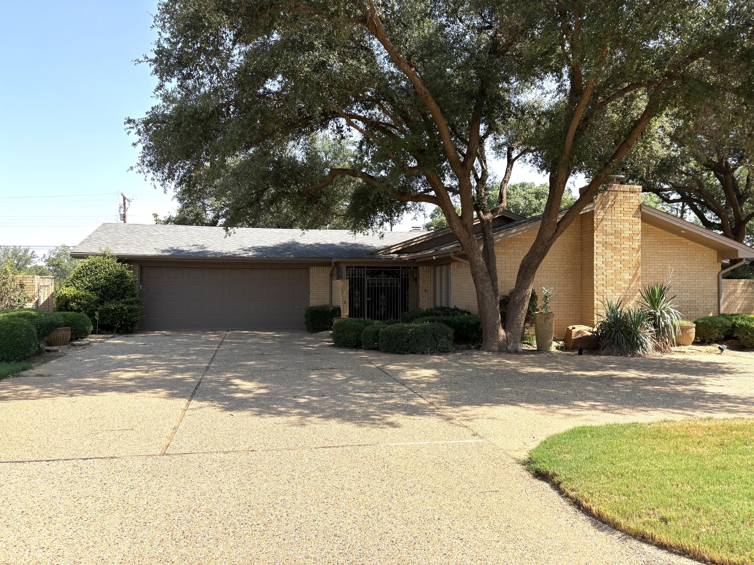 1701 E Carter Drive — photo