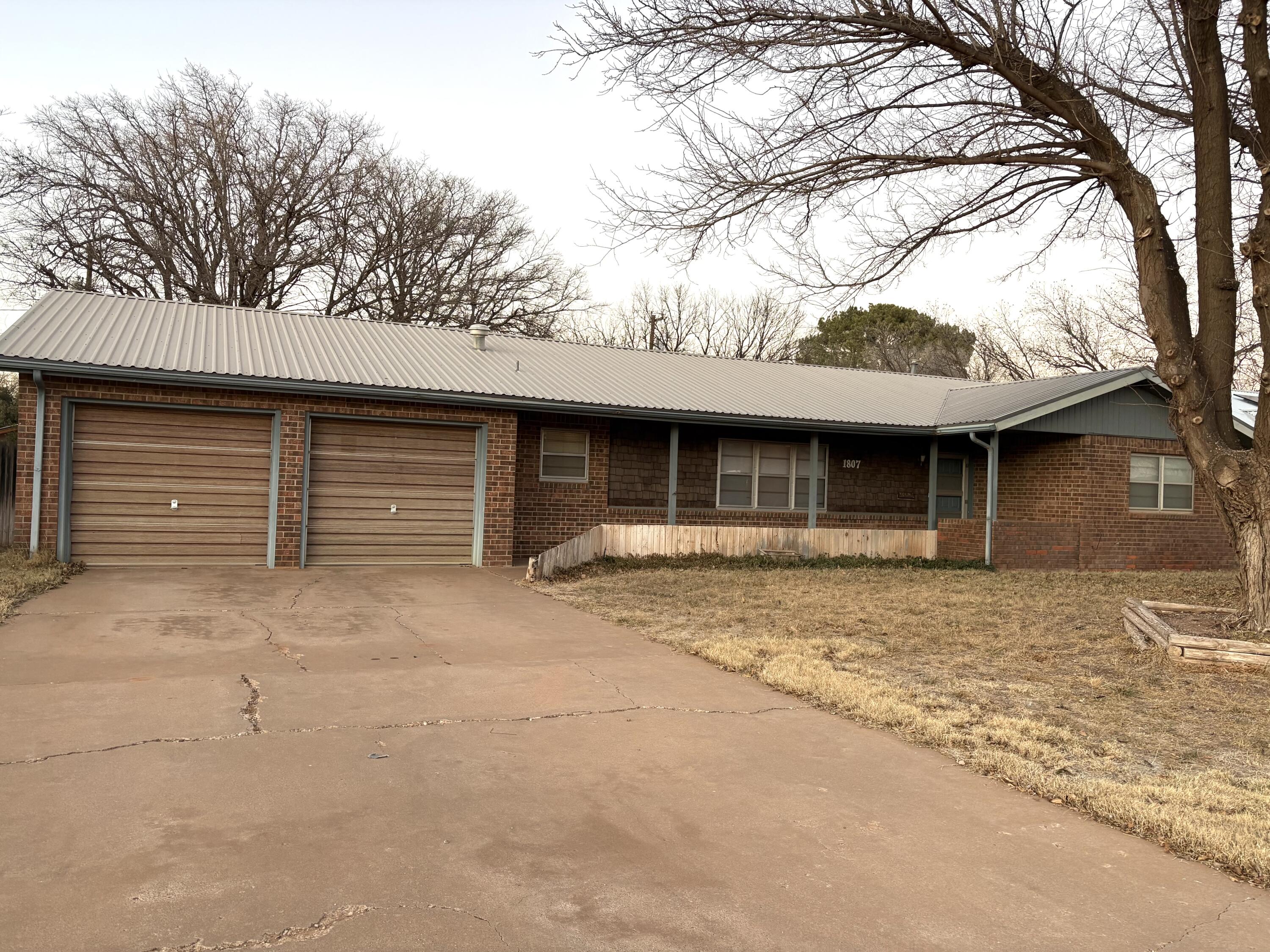 1807 E Reppto Street — photo