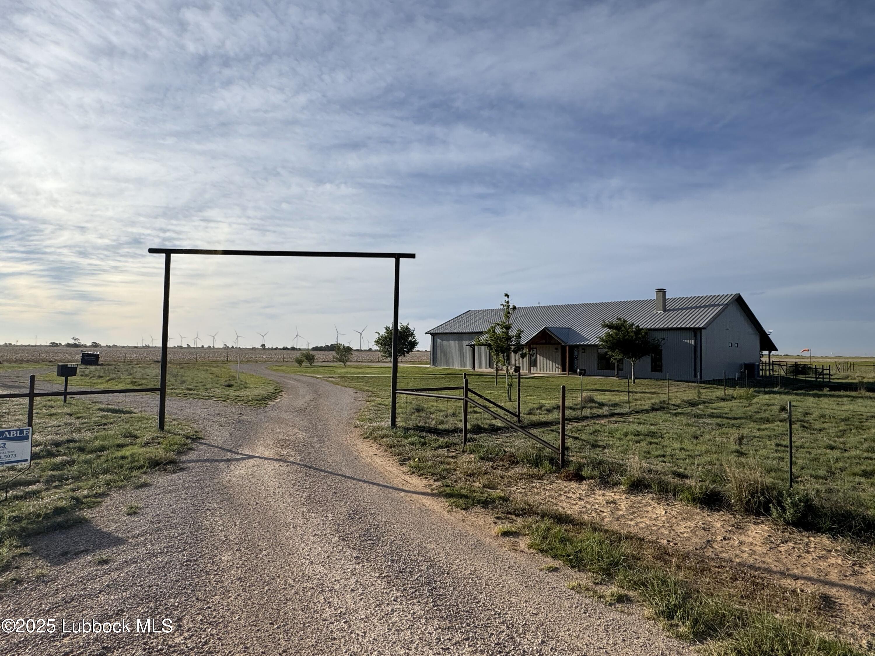 1367 US-87 — photo