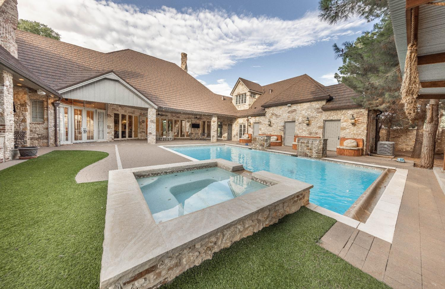 201 Juniper, Lamesa, TX 79331 — photo 2