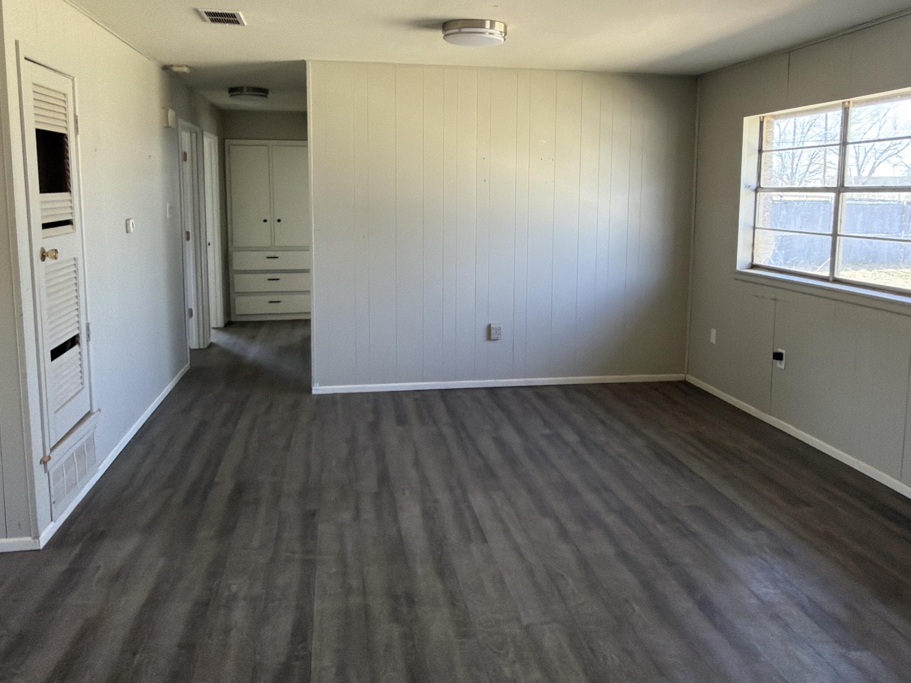 307 E 5th Street, Sundown, TX 79372 — photo 3